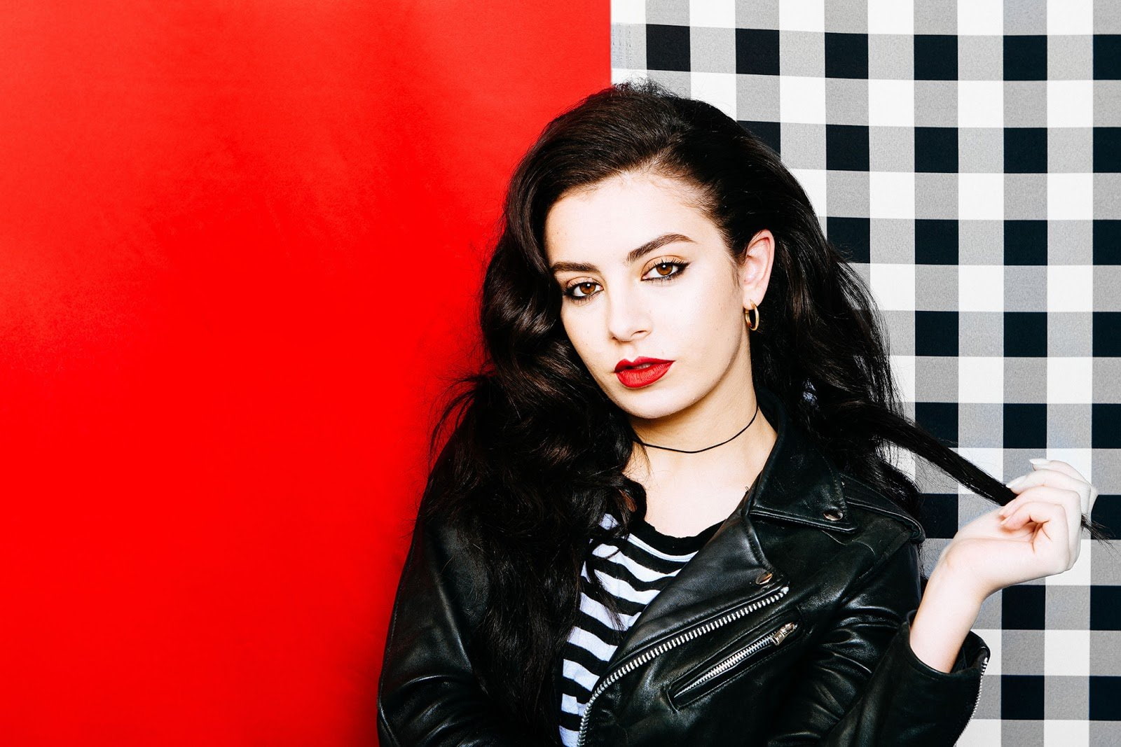 synthpop, singer, electro, 720P, babe, house, xcx, electronica, charli, pop, indie, synth, HD Wallpaper