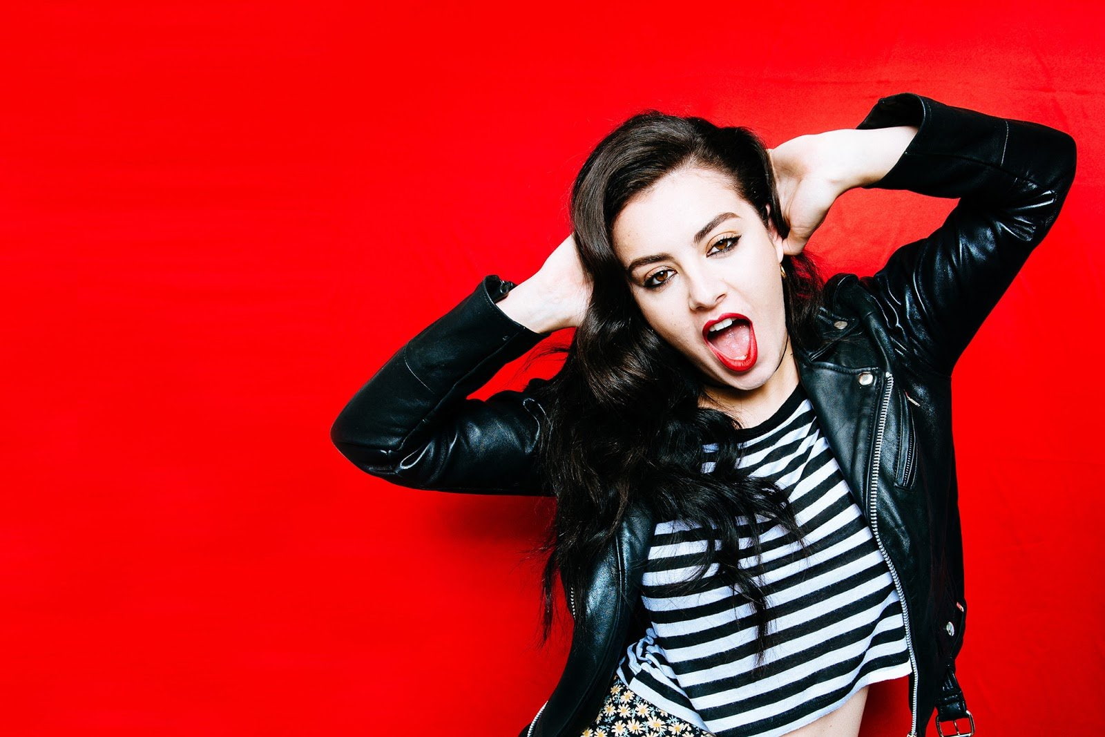 indie, synthpop, electronica, house, xcx, 720P, singer, pop, synth, electro, charli, babe, HD Wallpaper