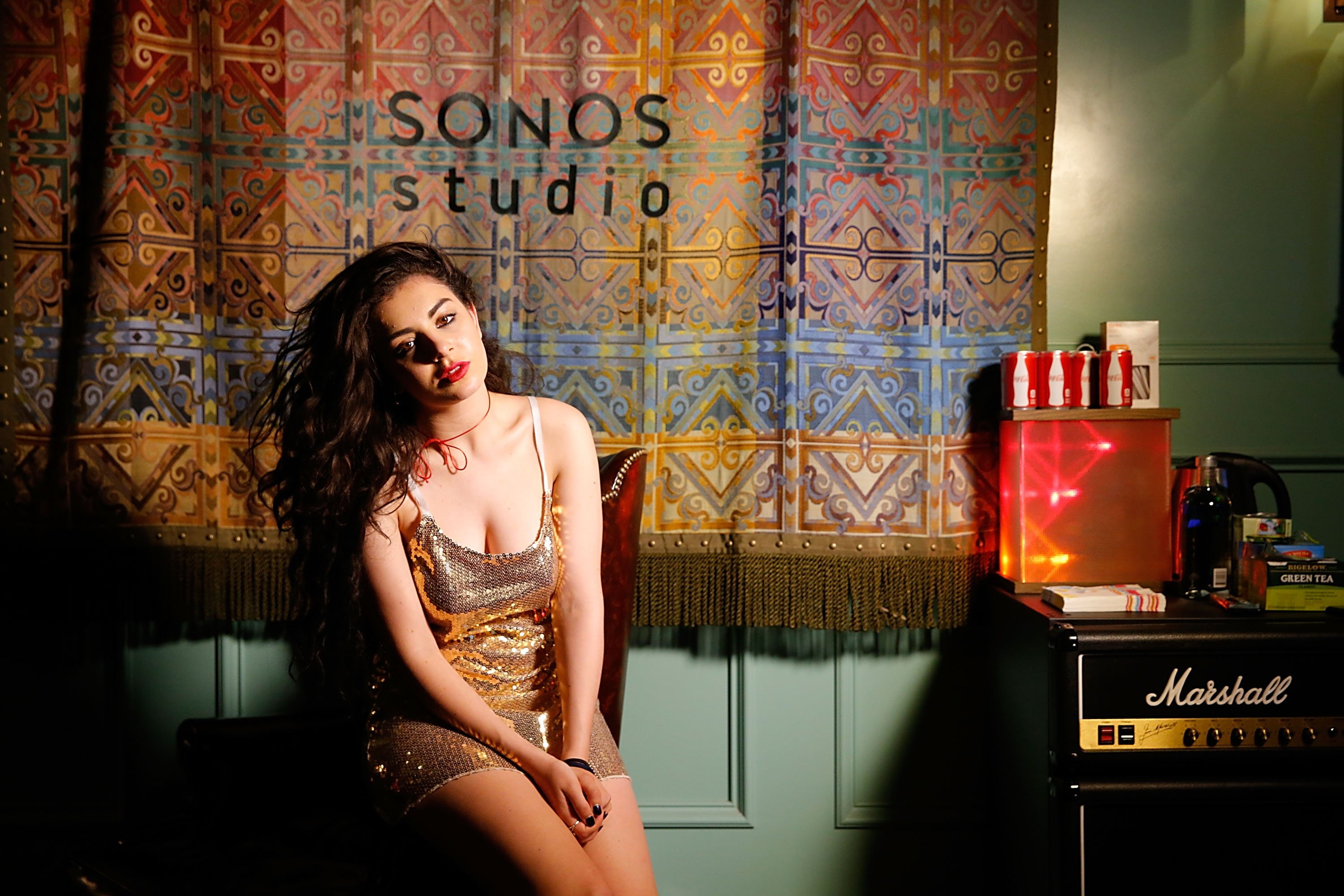electronica, house, synthpop, indie, babe, synth, pop, xcx, charli, electro, 2K, singer, HD Wallpaper