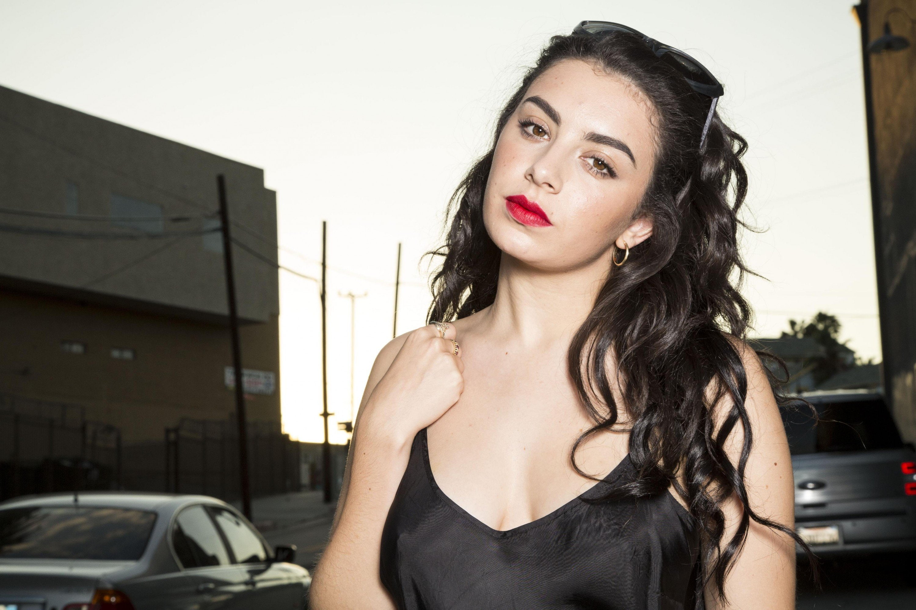 xcx, synth, 2K, pop, house, synthpop, babe, electro, indie, singer, charli, electronica, HD Wallpaper