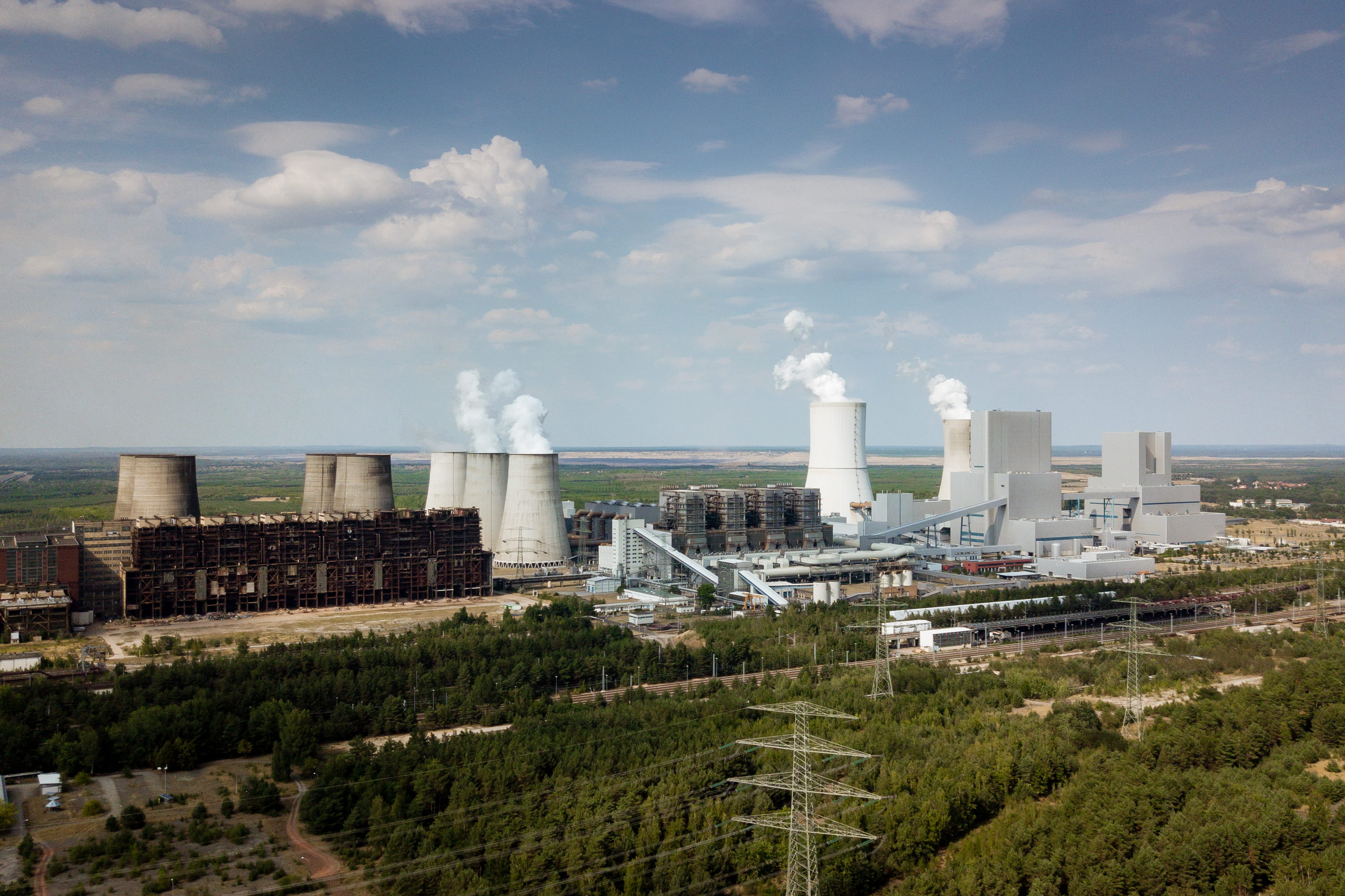 boxberg, smoke stack, power station, office building, cityscape, nature, deutschland, urban, white, metropolis, environmental issues, sky, neighborhood, HD Wallpaper