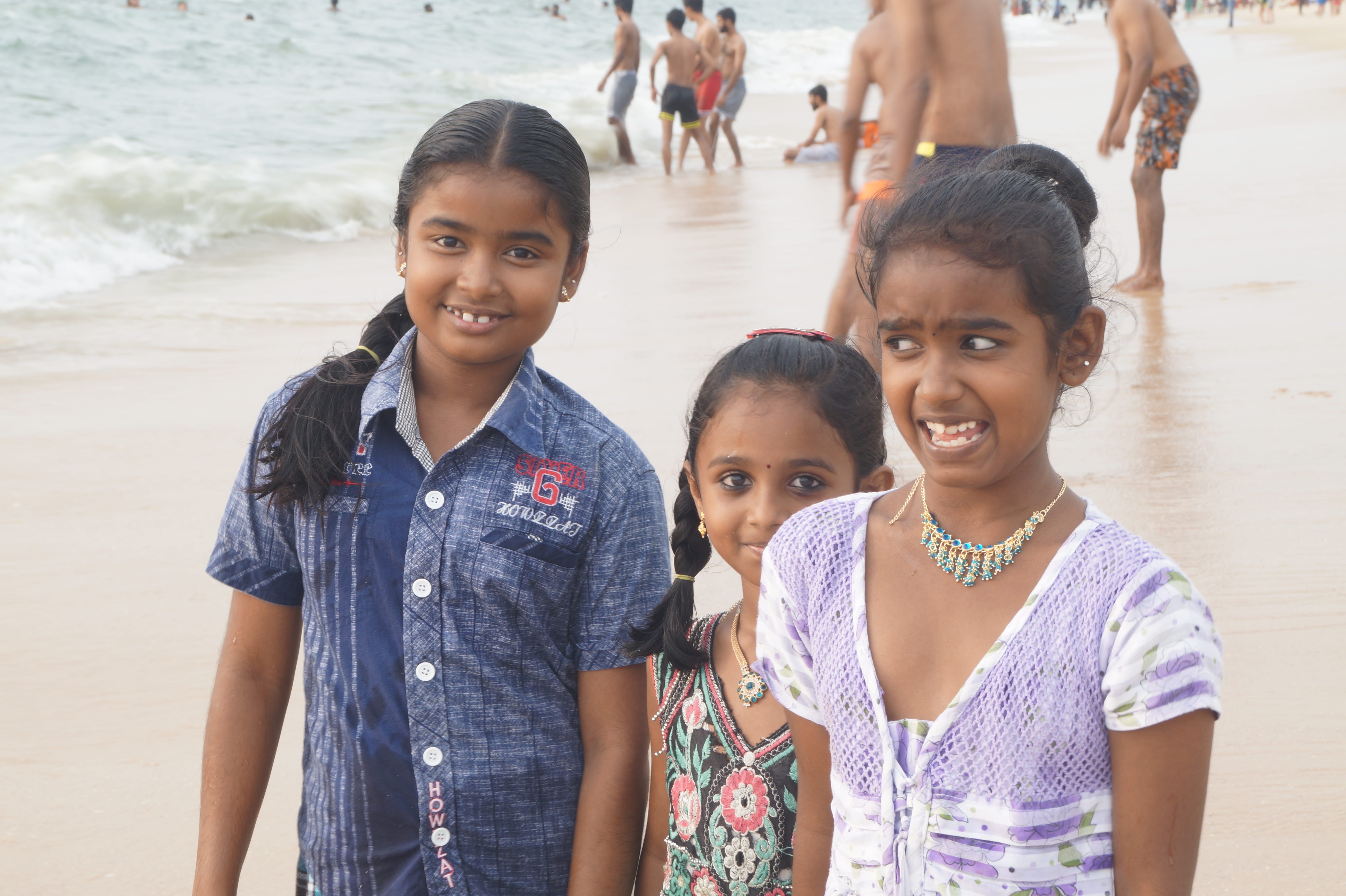 looking at camera, alappuzha, women, shore, child, sea, pre-adolescent child, togetherness, leisure activity, real people, females, travel, beach, blue, HD Wallpaper