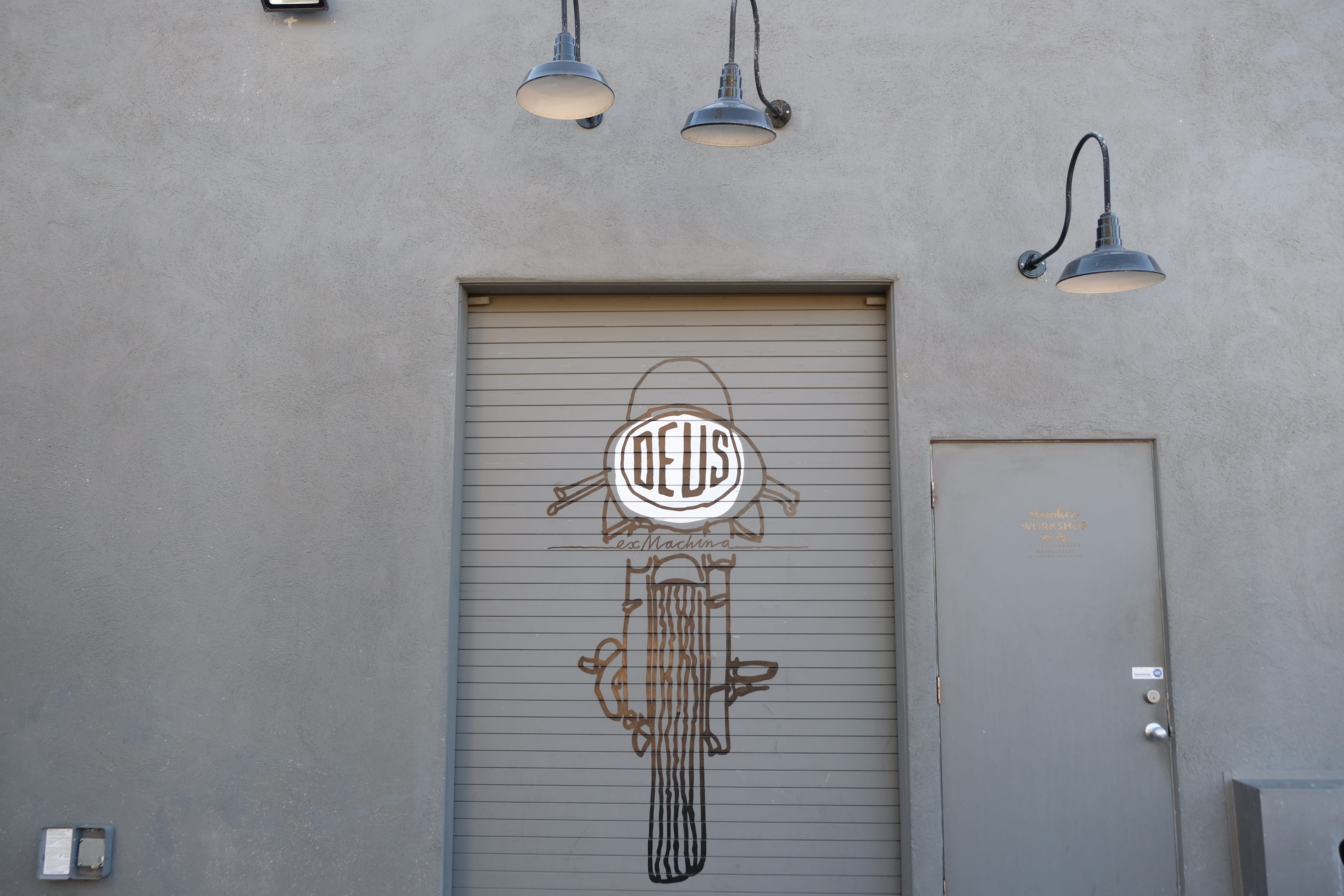 building, lighting equipment, united states, day, deus, door, electric lamp, los angeles, window, cafe, architecture, safety, shape, closed, built structure, HD Wallpaper