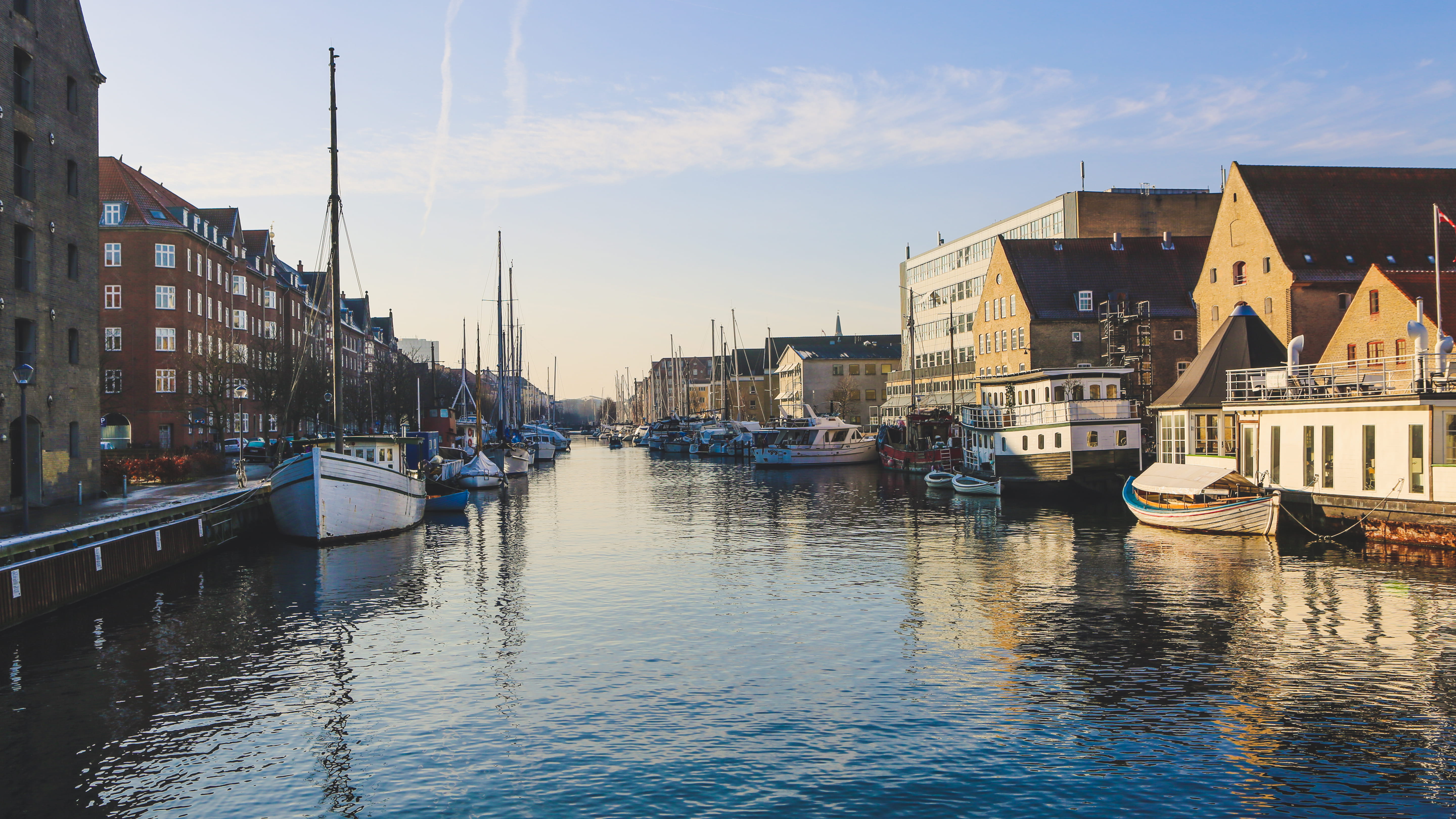 sky, building exterior, yacht, københavn, moored, sailboat, nick karvounis photography, architecture, outdoors, water, city, marina, nature, row house, HD Wallpaper