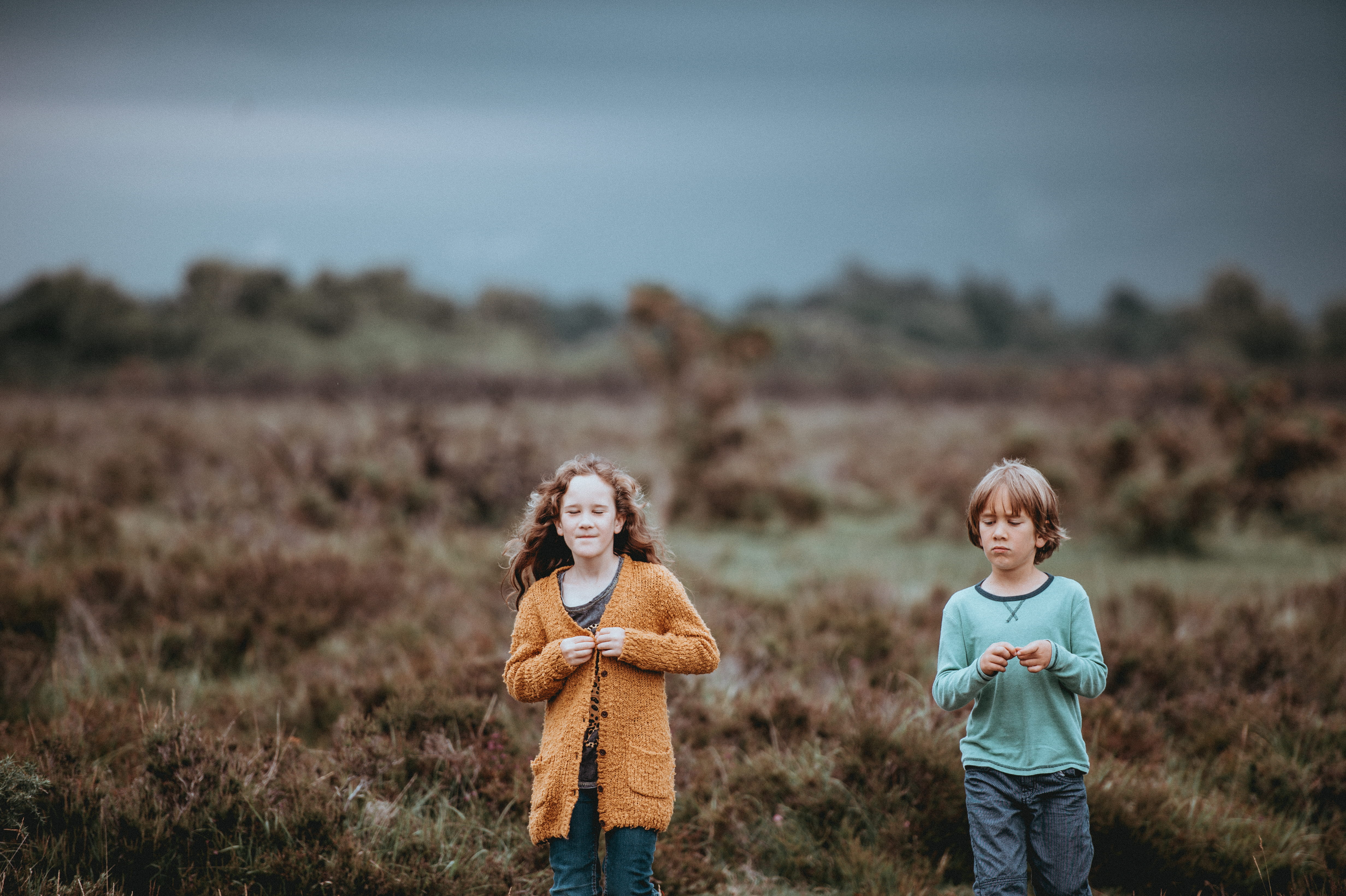 field, woodland, family, hair, togetherness, childhood, blond hair, sister, sea, smiling, two people, 4K, orange, front view, child, boy, outdoors, standing, HD Wallpaper