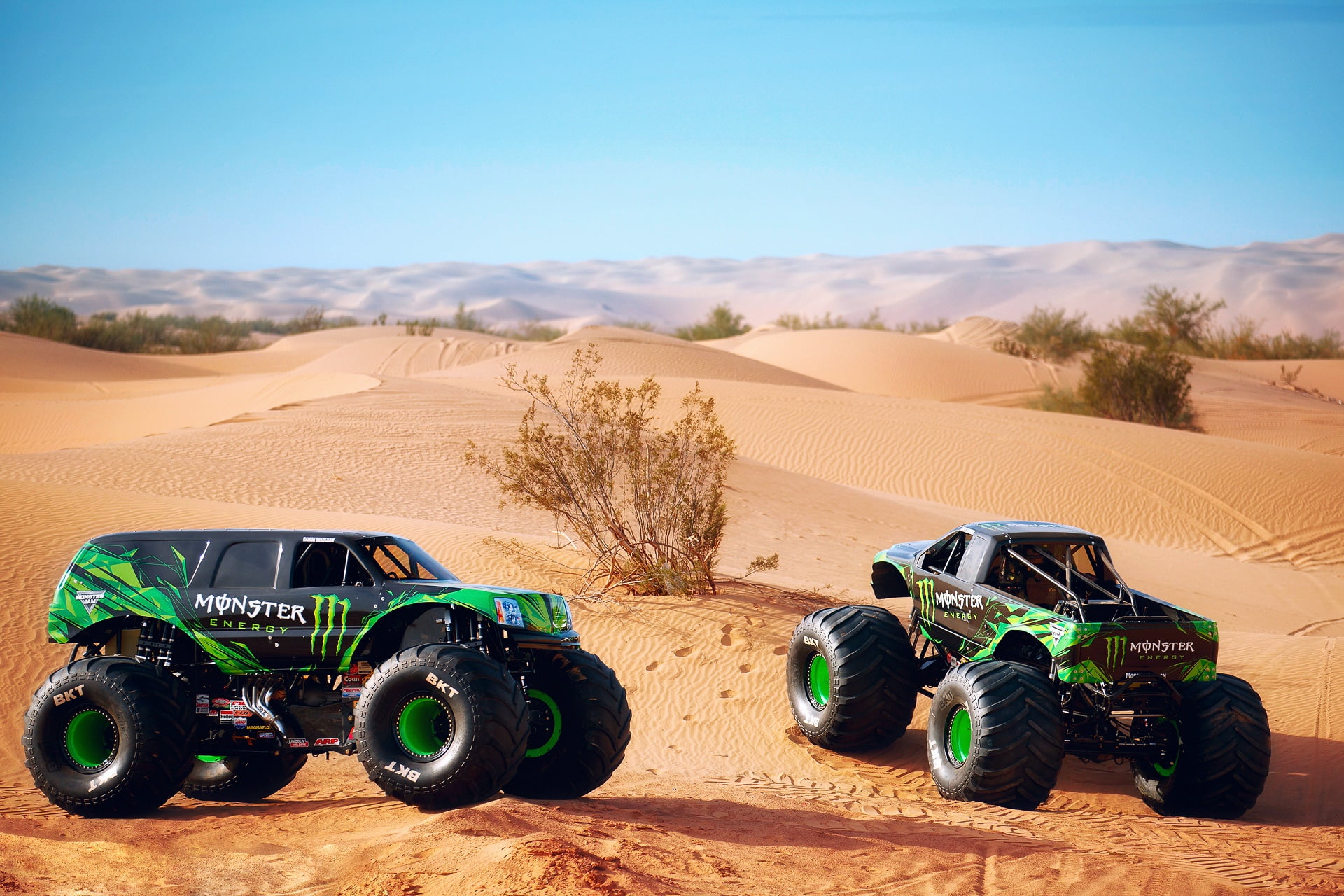 Doonies, Larry Chen, desert, the sky, two things, monster trucks, photographer, 1080P, the dunes, dunes, HD Wallpaper
