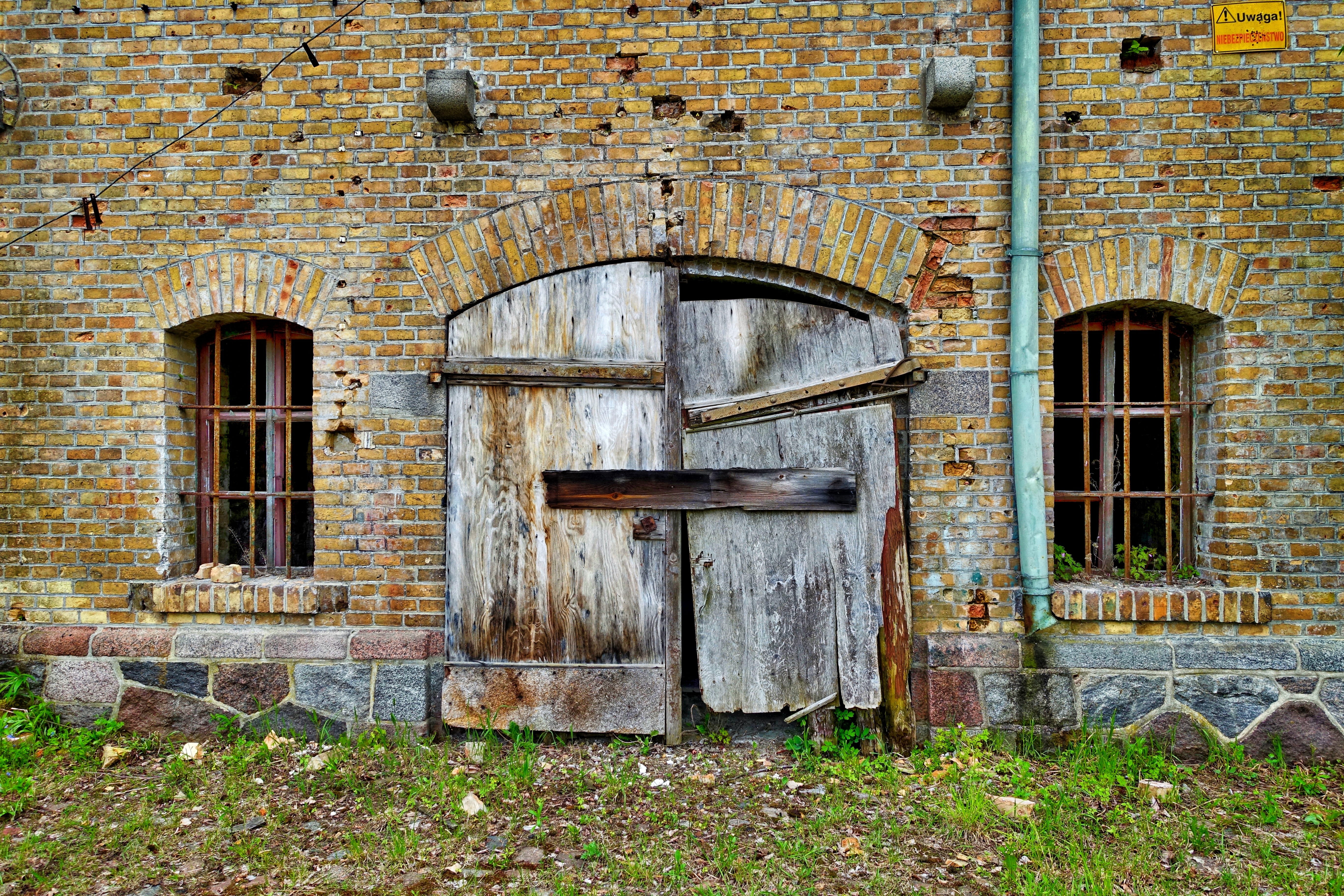 Abandoned, facade, wall, window, obsolete, brick wall, Ruin, deterioration, ruined, damaged, architecture And Buildings, Entrance, run-Down, rural Scene, HD Wallpaper
