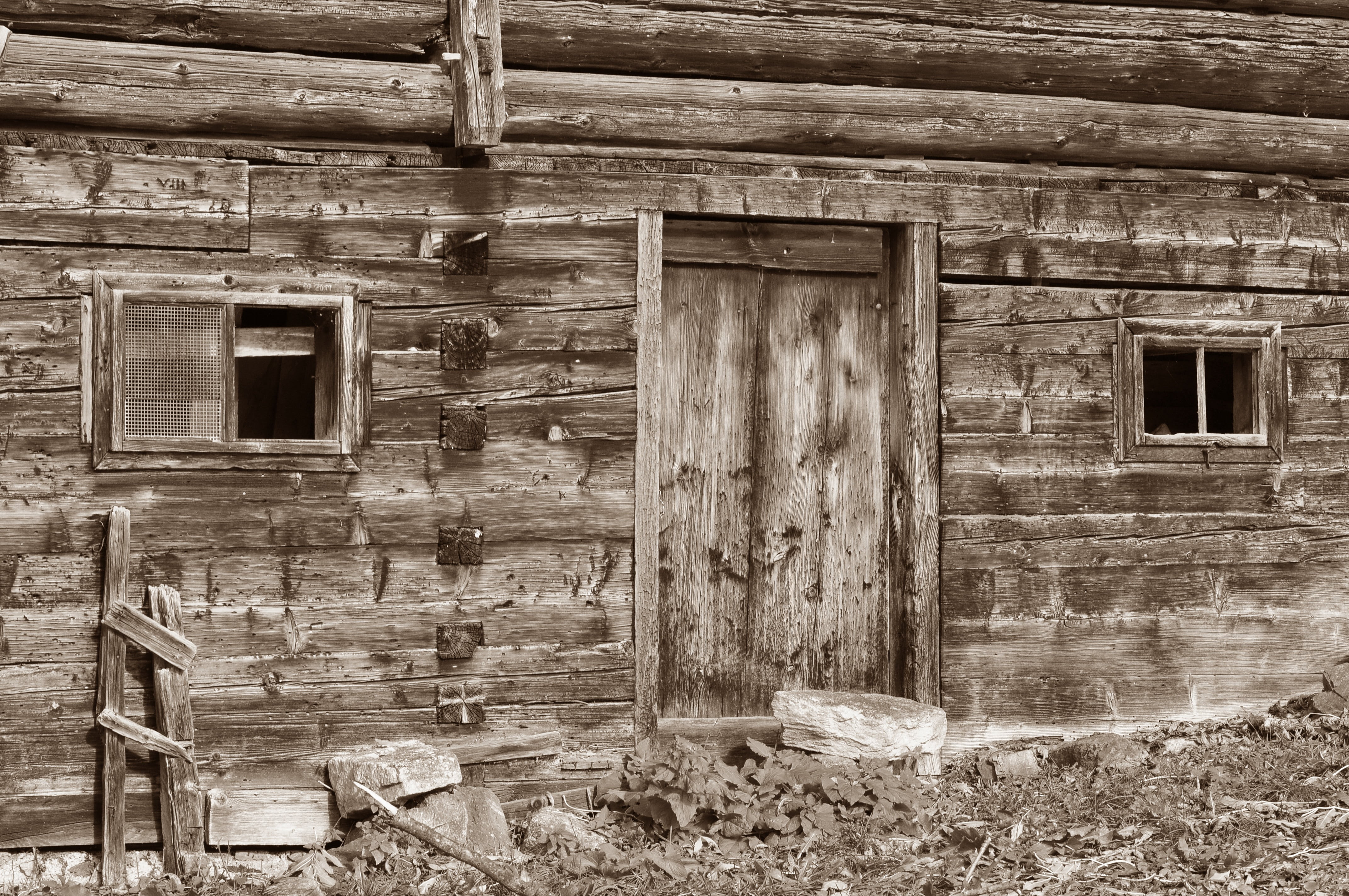 vacation, wood - Material, deterioration, brown, weathered, 4K, decline, house, damaged, abandoned, building, retro Styled, door, rustic, old-fashioned, HD Wallpaper