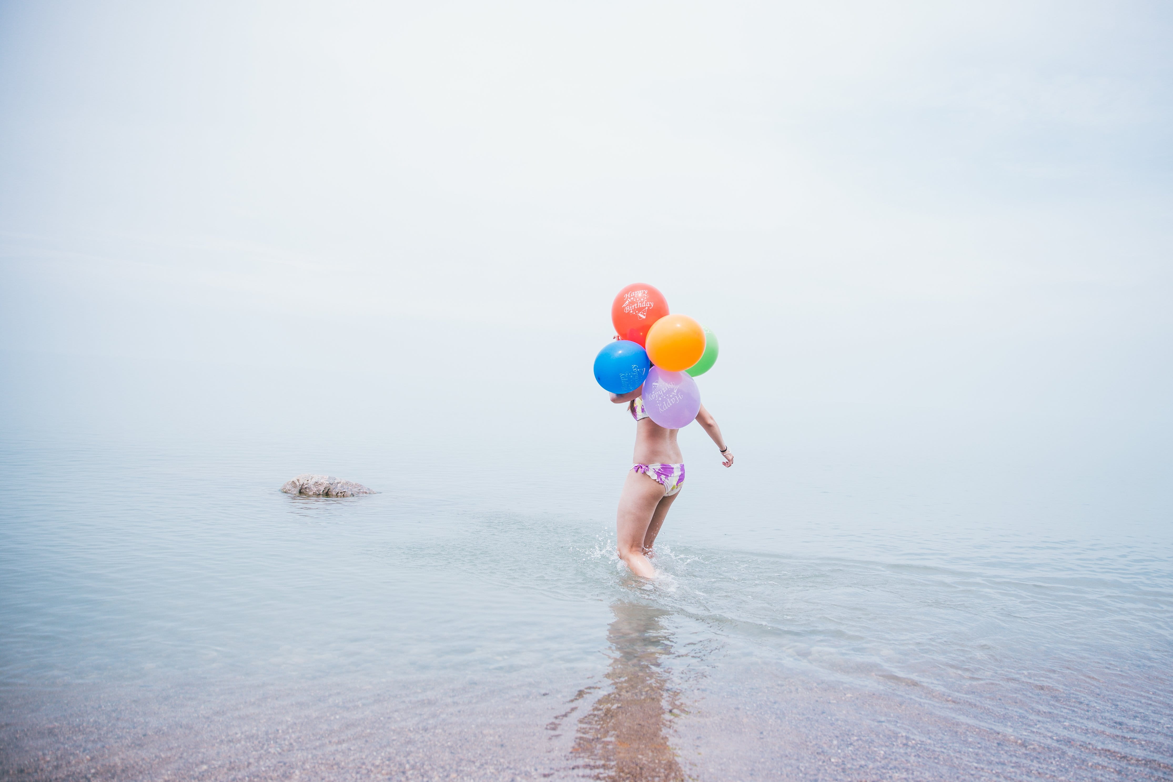Fun, holiday, nature, Water, balloons, Trip, Nature and Landscapes, leisure activity, Summer, Outdoor, day, one person, freedom, horizon over water, party, HD Wallpaper