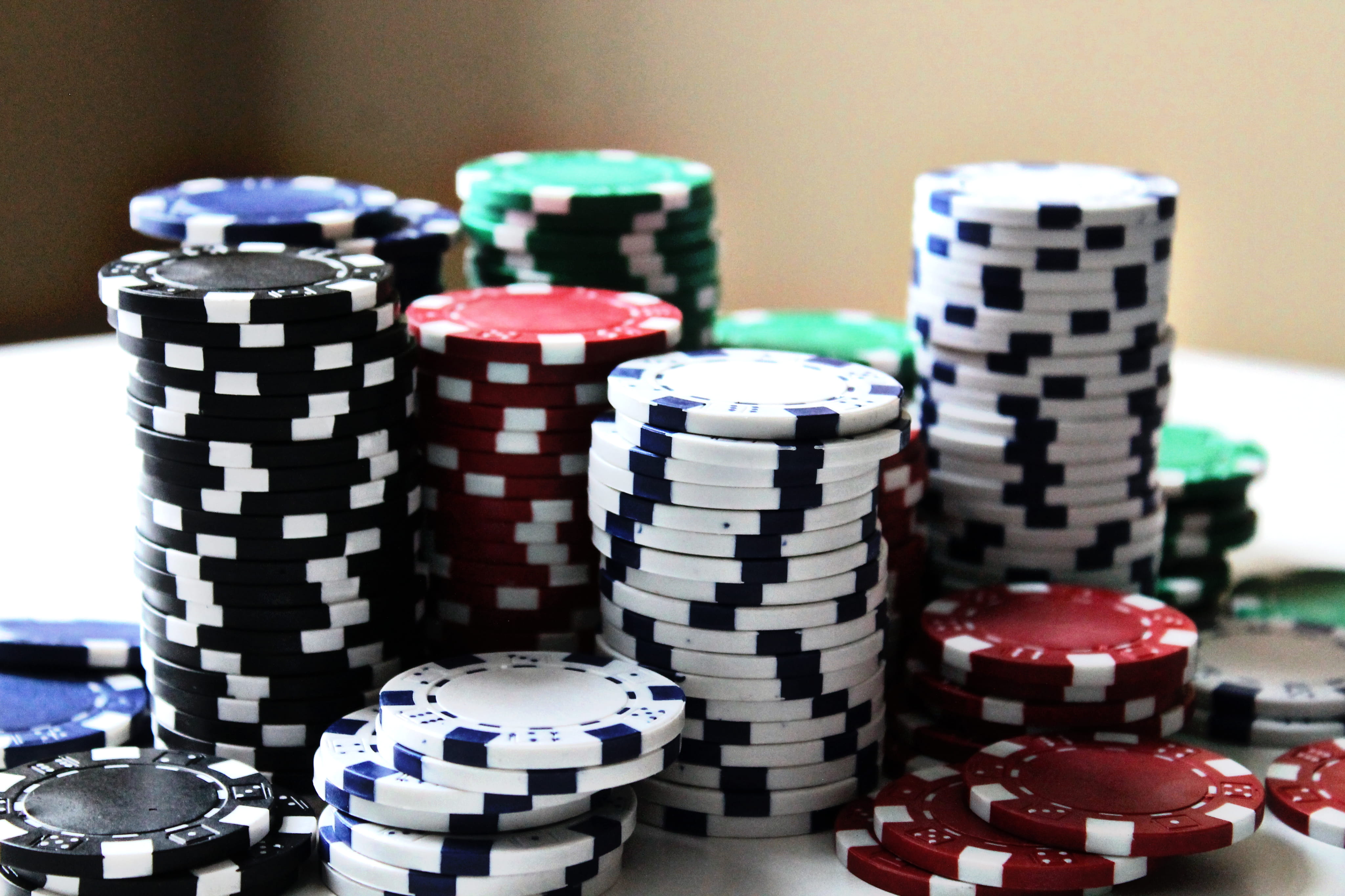 close-up, clock, stacked, still life, gambling chip, 4K, variation, poker, backround, focus on foreground, slot, choice, driving, stack, leisure games, HD Wallpaper