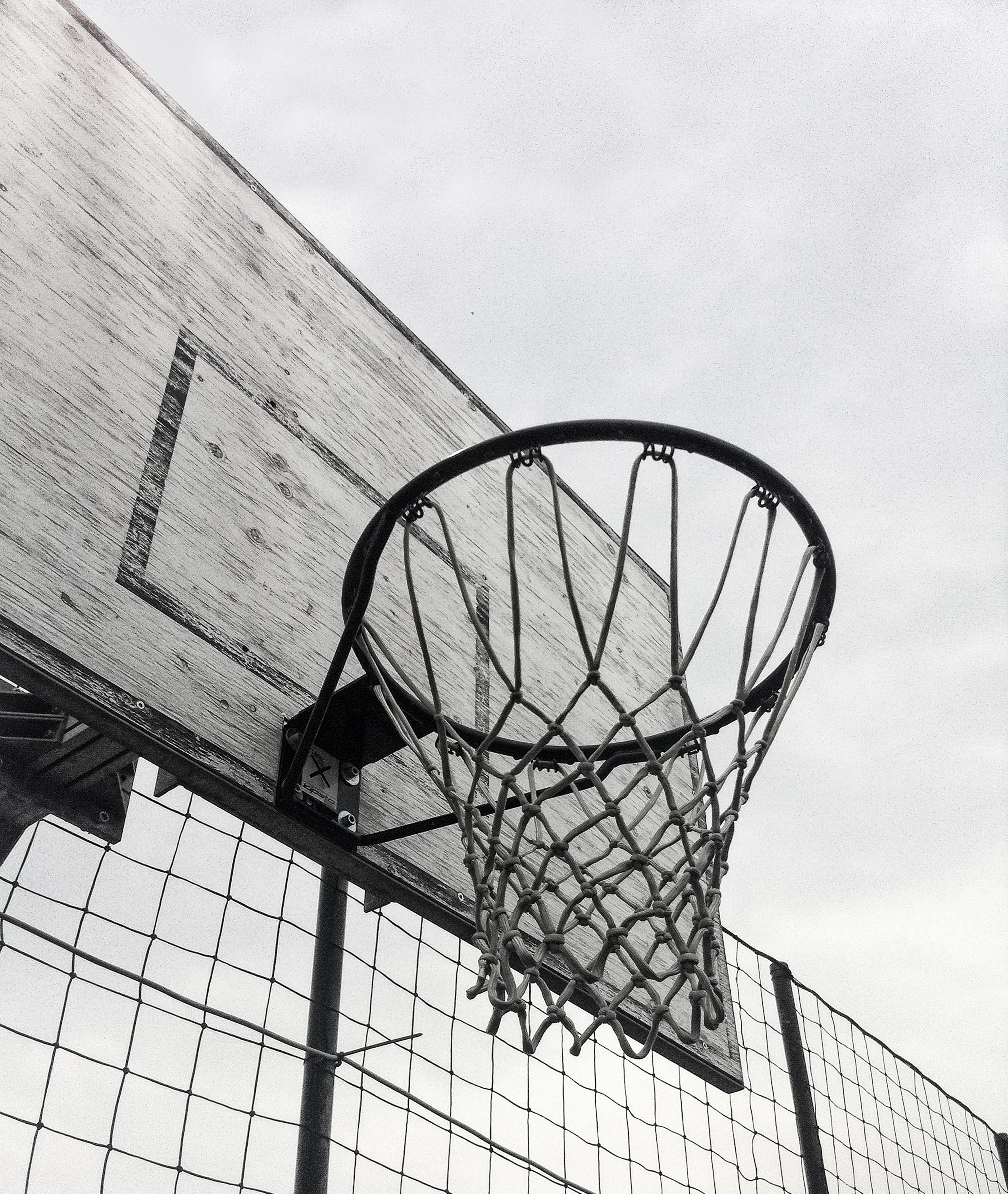 playground, built structure, hoop, leisure activity, outdoors, court, clouds, nature, net, 2K, rim, net - sports equipment, low angle view, sports, tallest, Phone HD Wallpaper