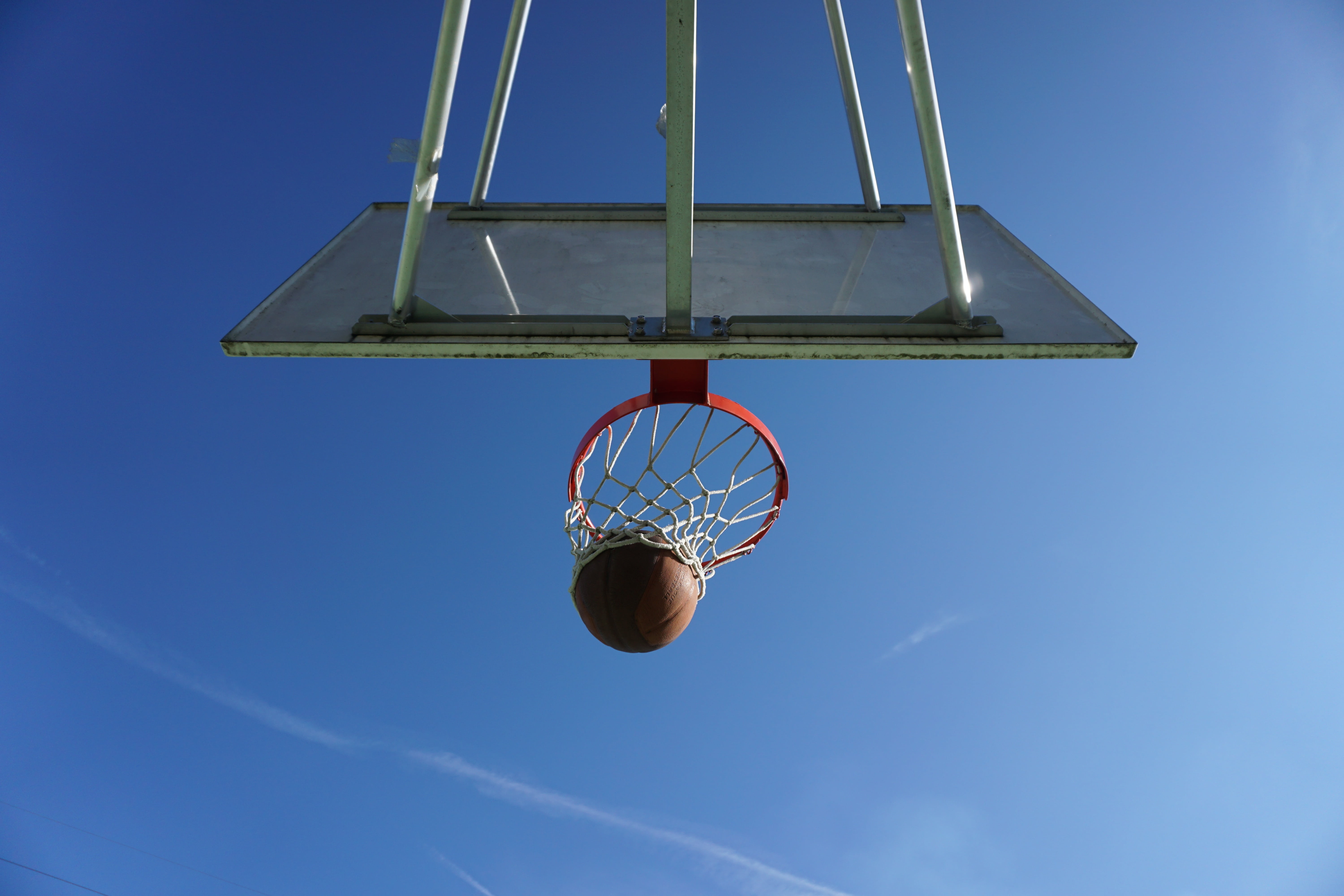 day, court, competition, activity, hoop, scoring, daytime, flying, lunch, blue, basketball, basketball hoop, view, basketball - sport, sky, people, taking a shot - sport, HD Wallpaper
