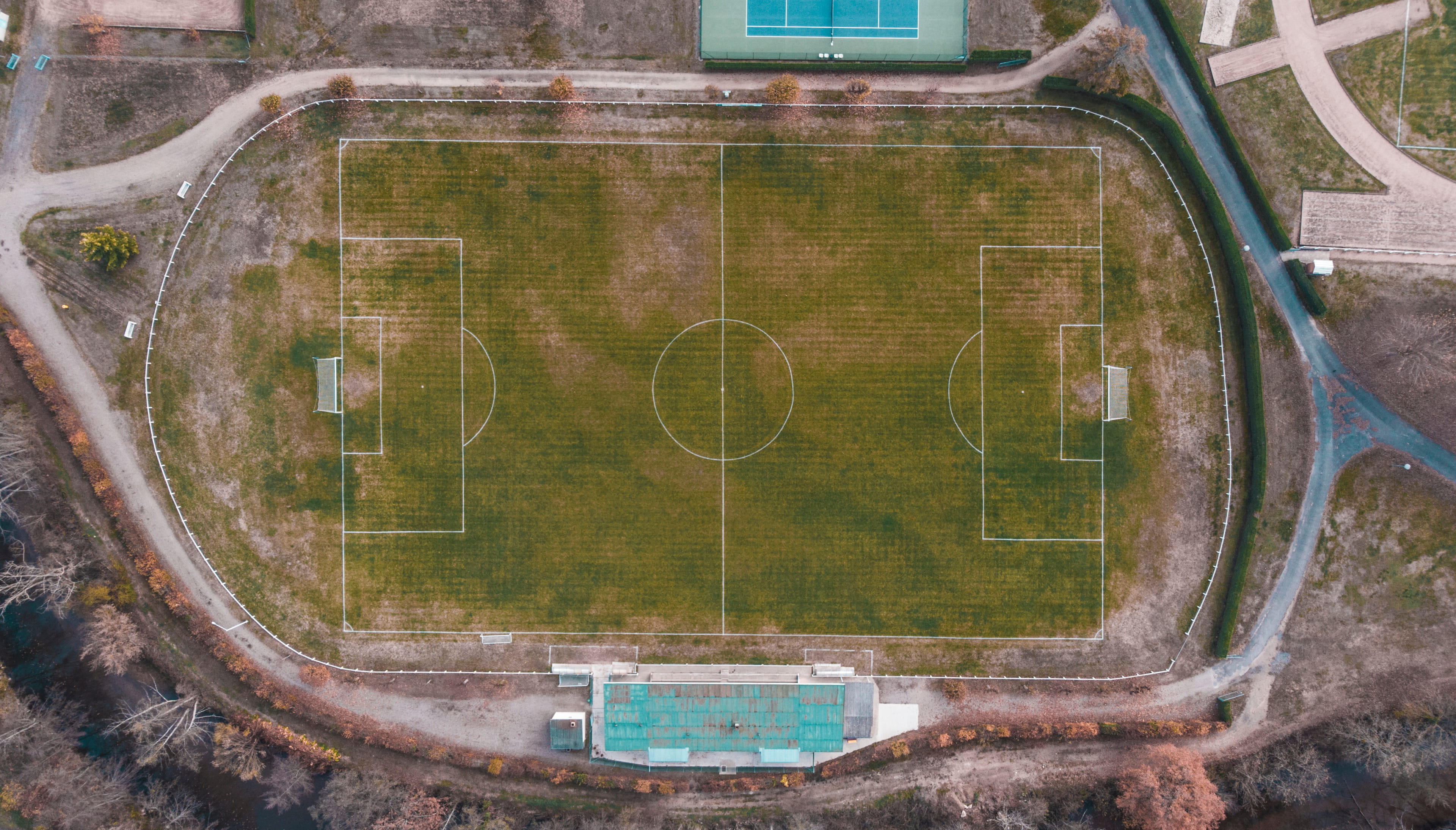team, aerial view, playing field, pitch, building, absence, football, football field, word, high angle view, sport, dompierre sur besbre, stadium, window, HD Wallpaper