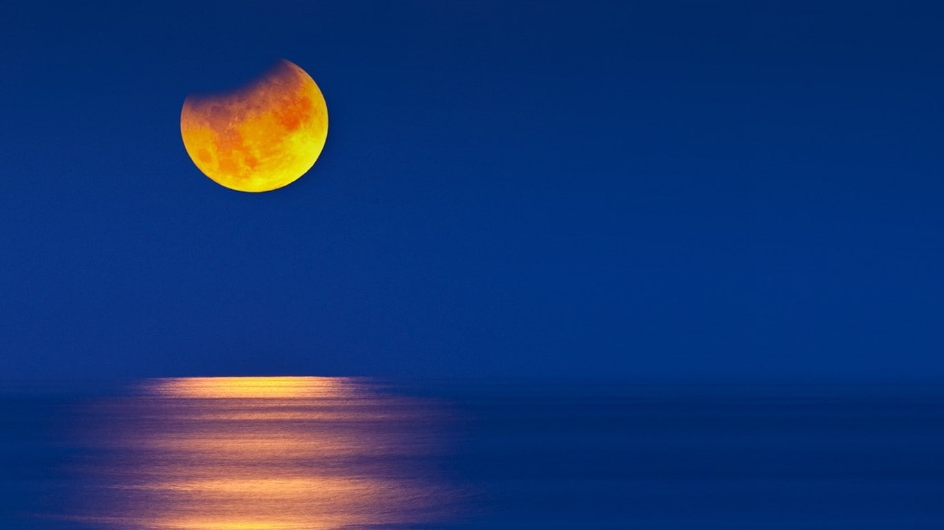 idyllic, tranquil scene, scenics - nature, horizon over water, sky, full moon, no people, clear sky, blue, Moon, Lunar Eclipses, landscape, astronomy, romantic sky, HD Wallpaper