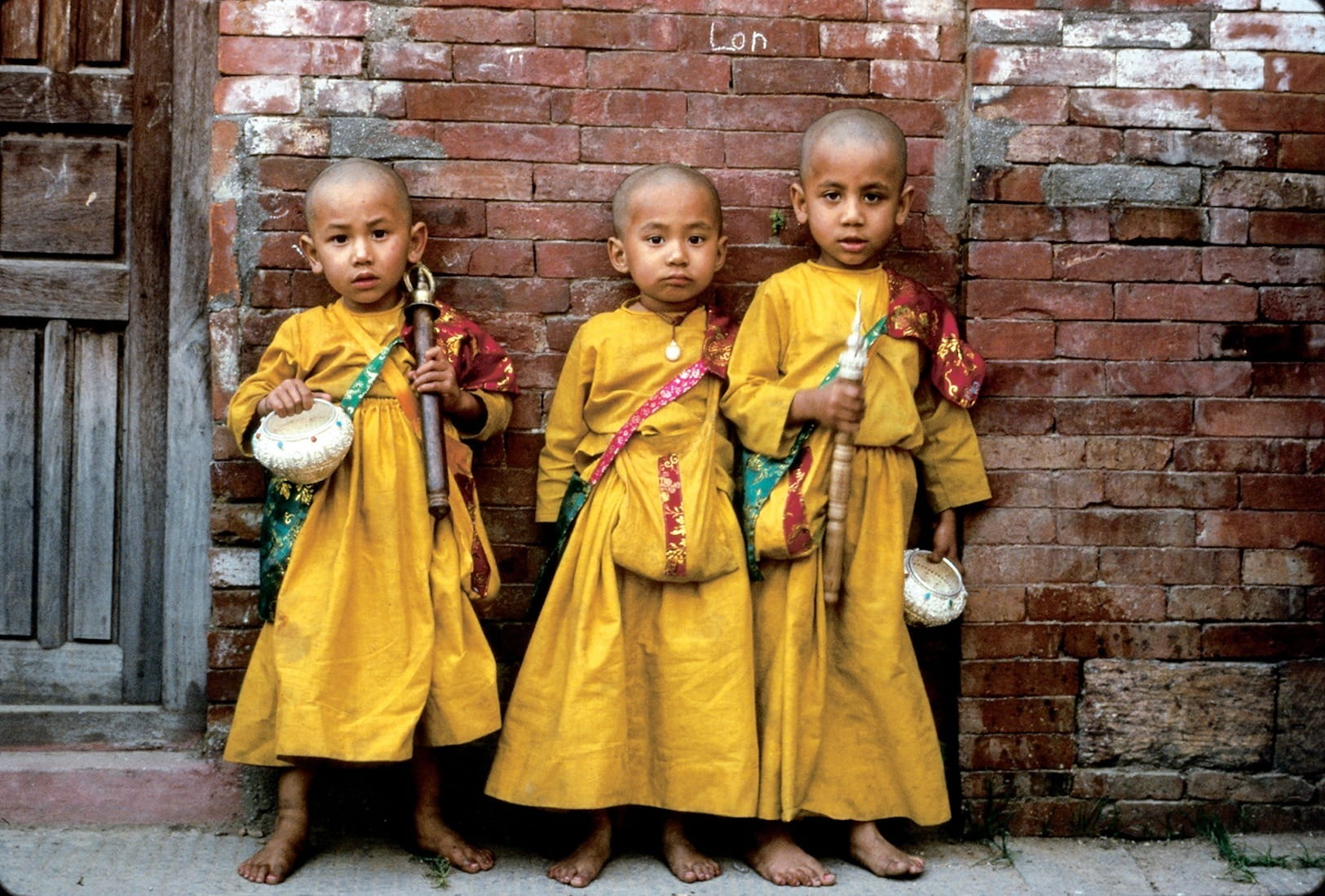 brick, front view, women, begging, childhood, innocence, building, wearing, child, real people, three, people, dresses, children, standing, native dress, HD Wallpaper