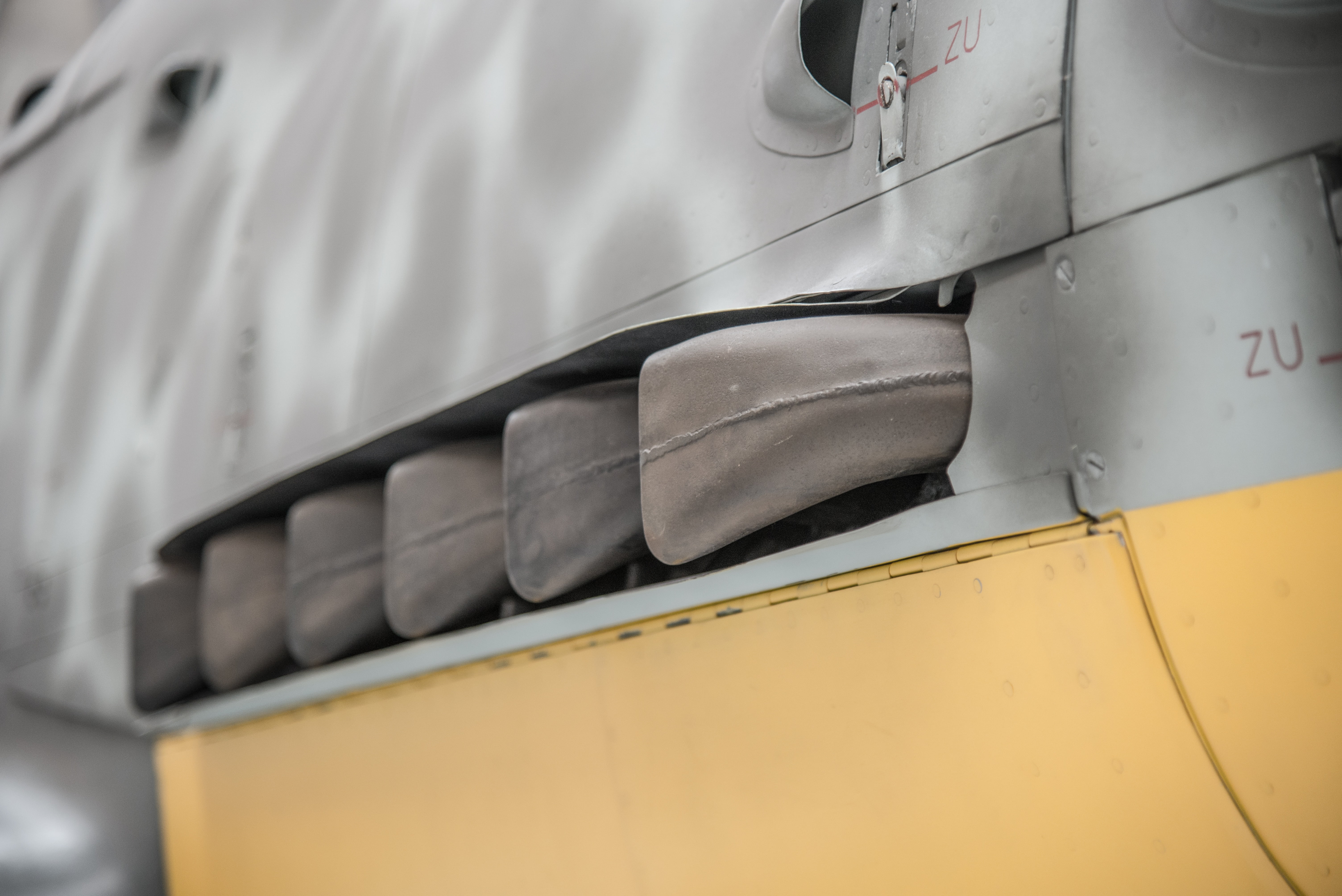 selective focus, propeller plane, industry, high angle view, drive, travel, turbine, retro styled, airplane, full frame, silver, old, motor, 5K, machinery, HD Wallpaper