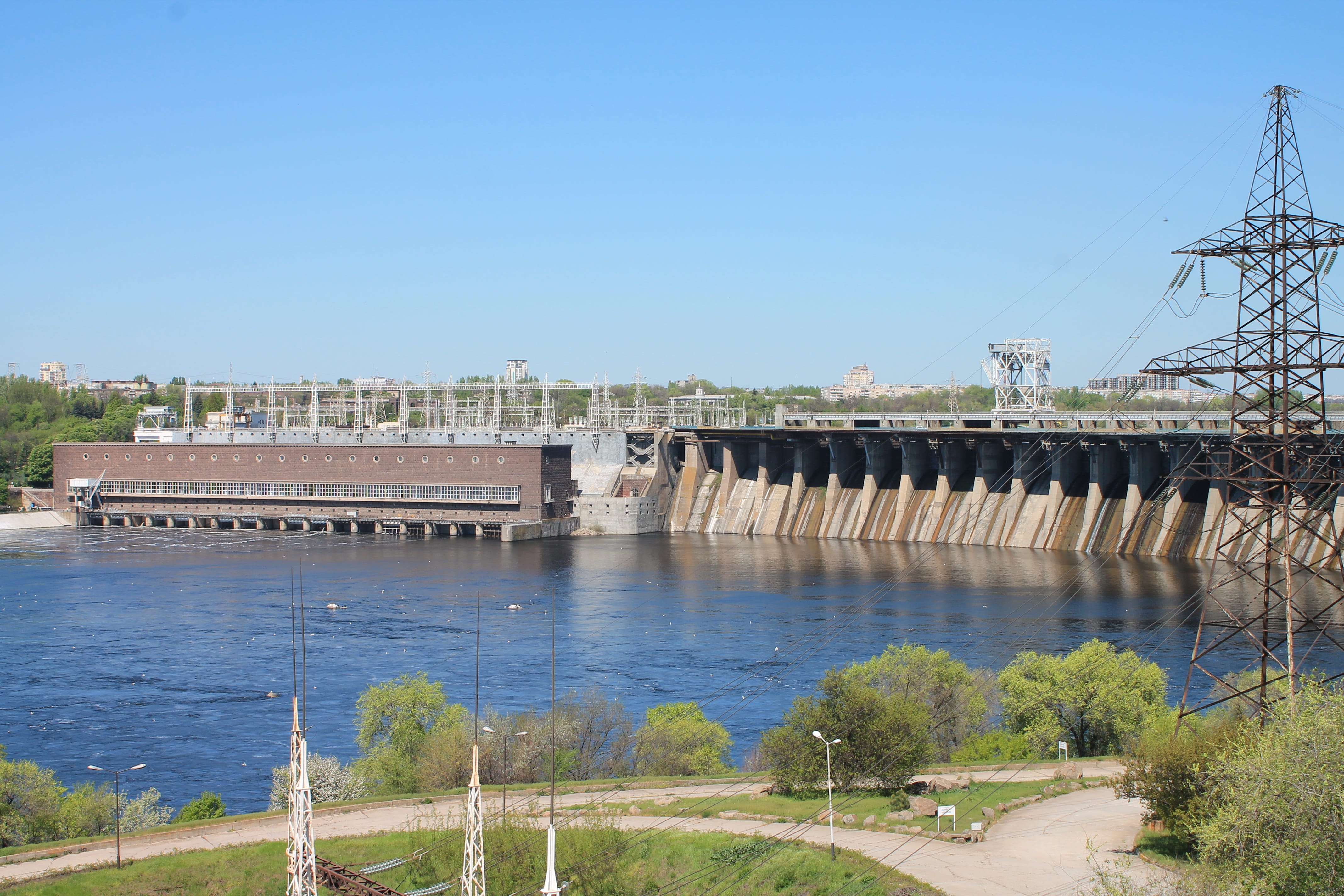 arch bridge, dnieper, water, tree, history, day, ukraine, bridge - man made structure, travel destinations, built structure, 4K, clear sky, architecture, HD Wallpaper