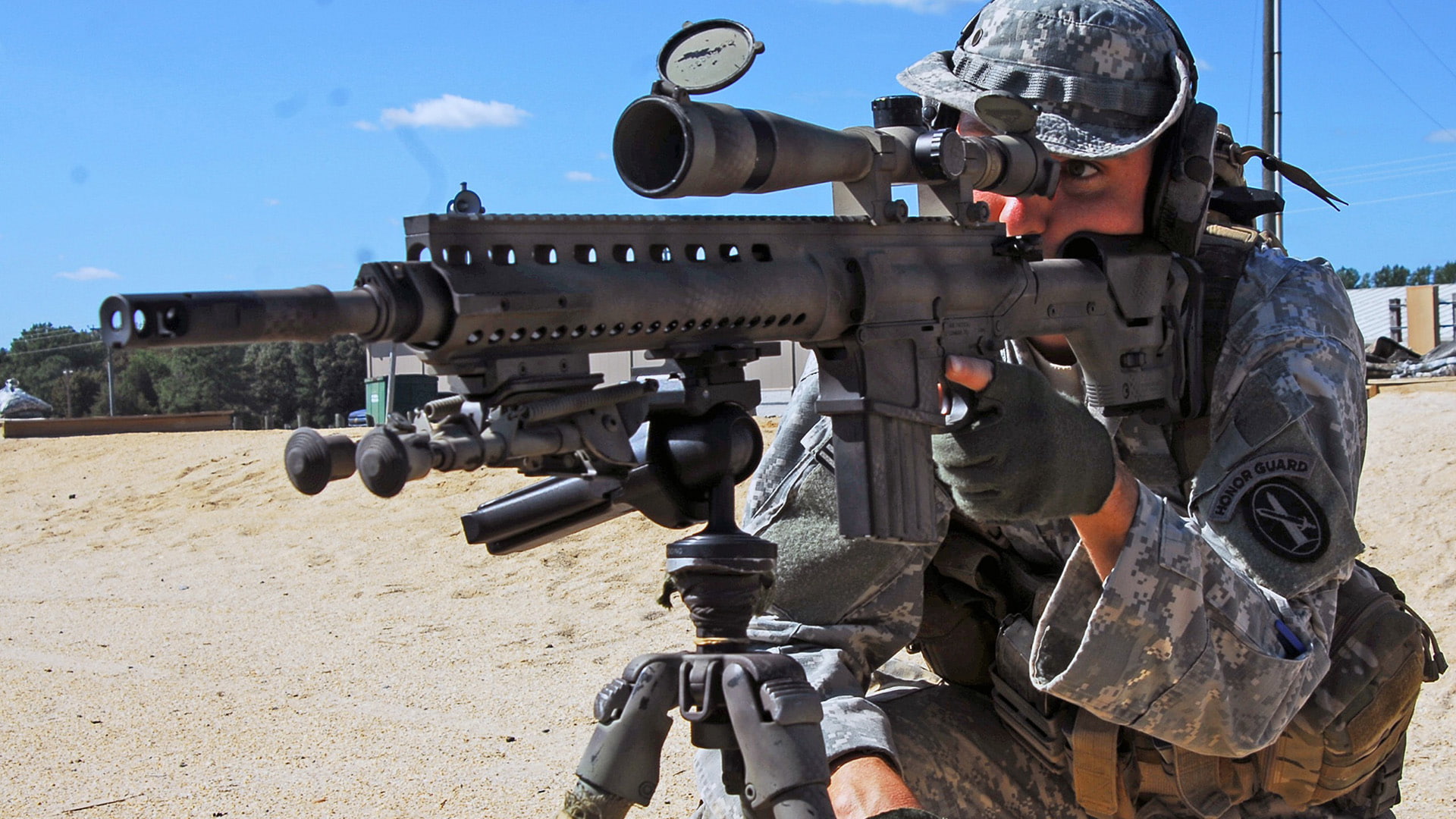 firearm, cannon, shell, 1080P, gun, man, rifle, autoloader, serviceman, weapon, hand, machine gun, worker, equipment, automatic rifle, automatic firearm, HD Wallpaper