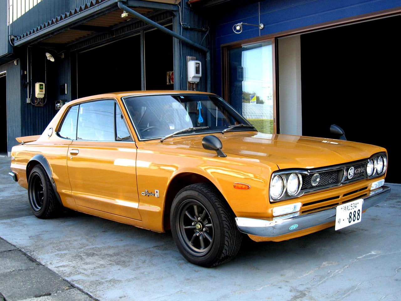 building, taxi, vintage car, mode of transportation, outdoors, car, orange cars, wealth, Nissan, built structure, 720P, building exterior, land vehicle, HD Wallpaper