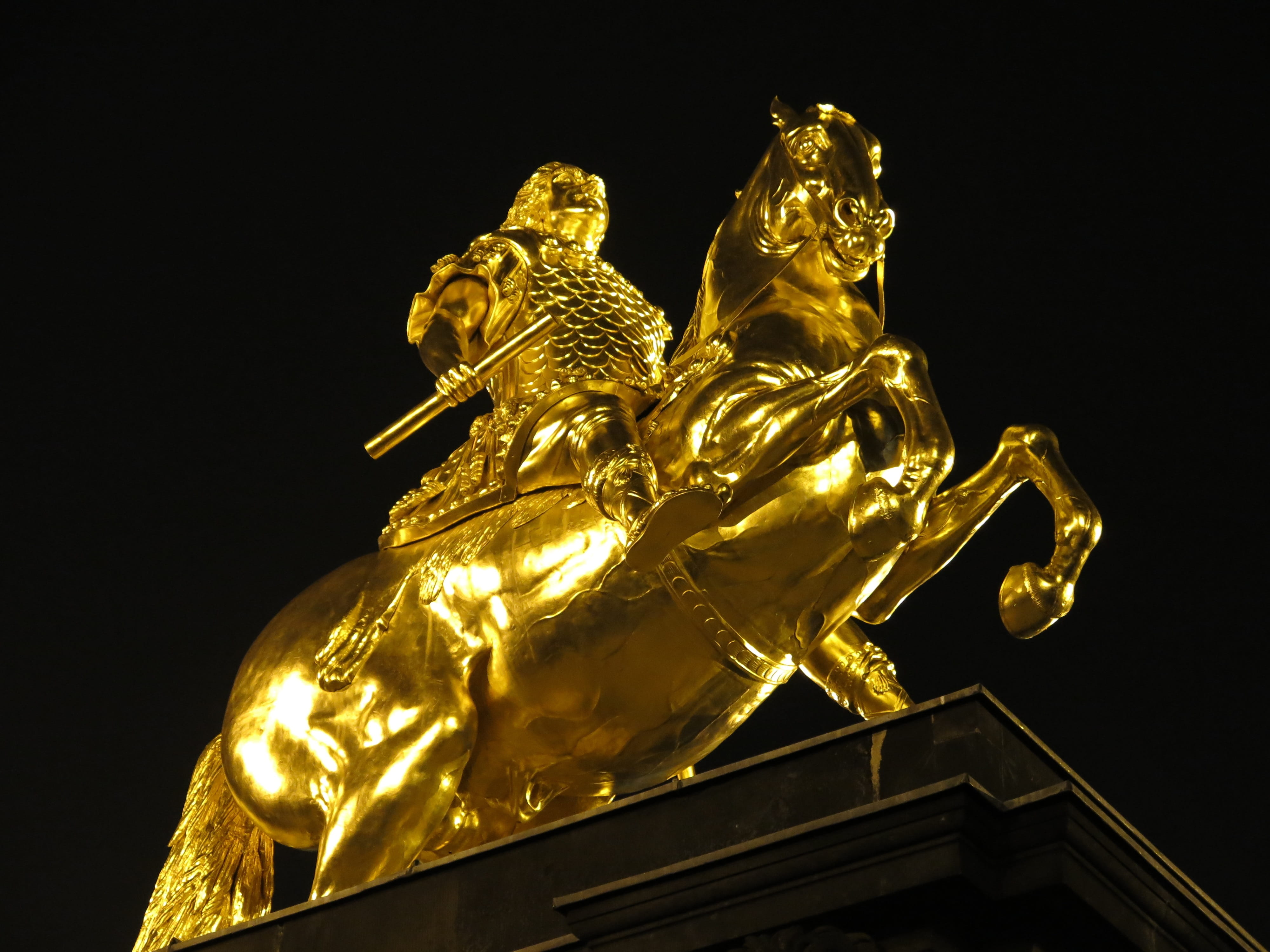 gold, Sculpture, statue, no people, the past, ornate, art and craft, history, architecture, low angle view, Reiter, horse, Golden, metal, antique, Rider, HD Wallpaper