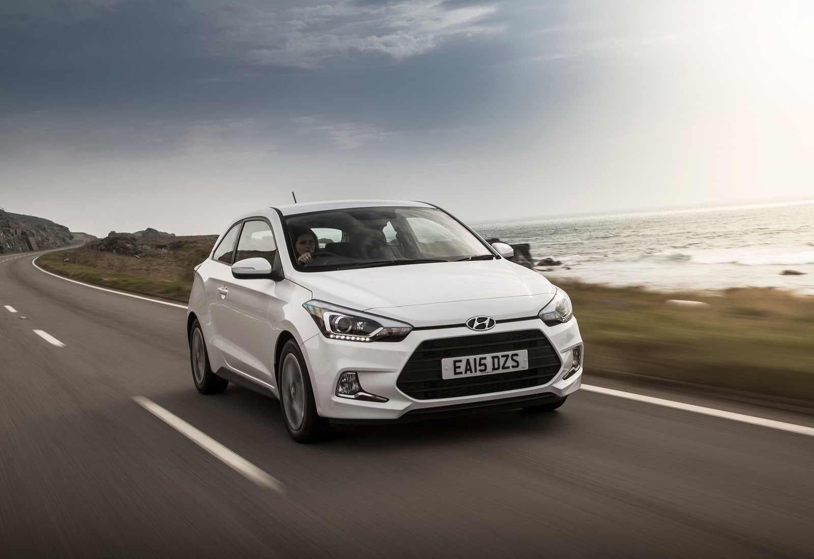 travel, land vehicle, road, sky, transportation, day, land, journey, horizon, horizon over water, hyundai, on the move, coupe, no people, motion, mode of transportation, HD Wallpaper