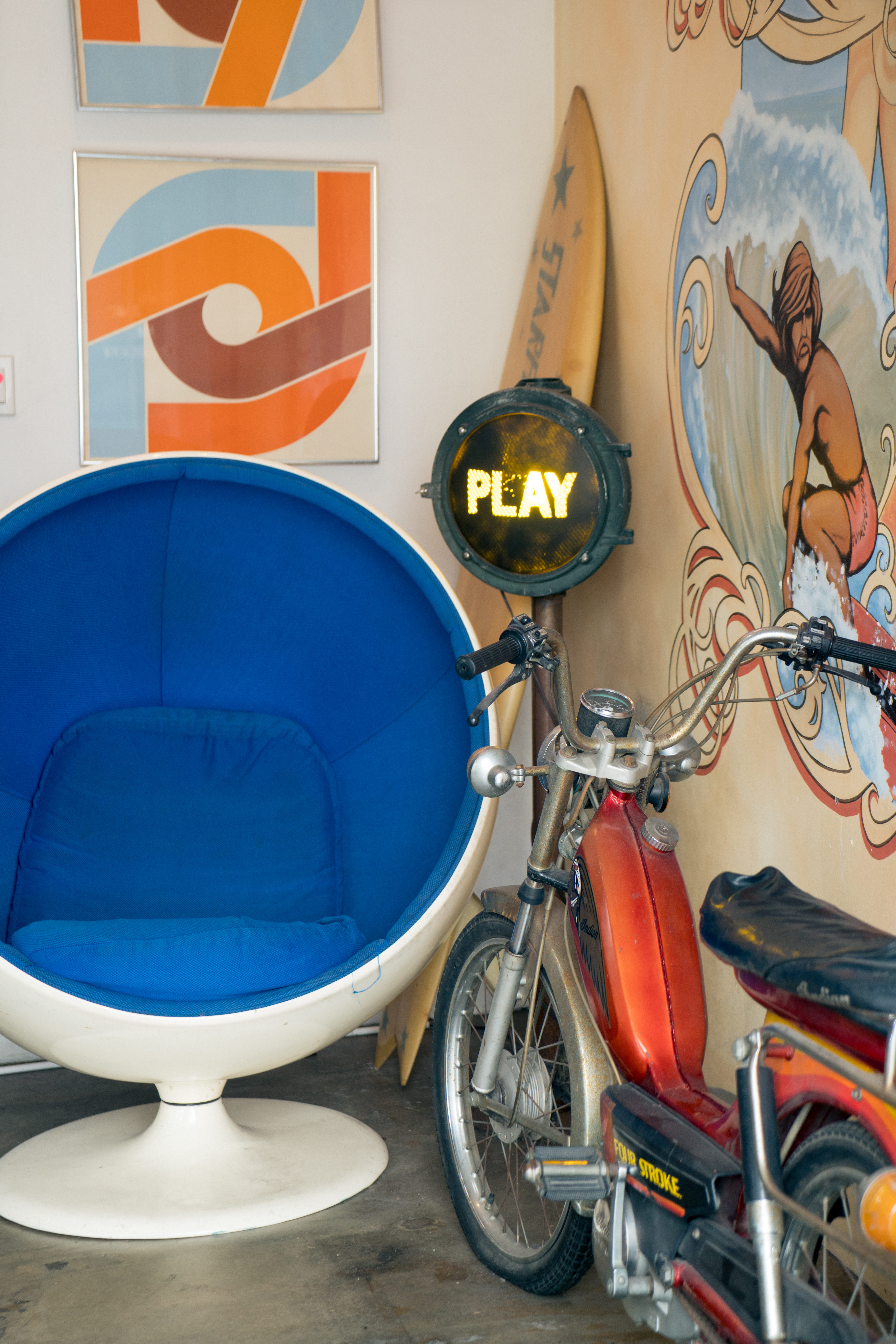 united states, day, bicycle, seat, mirror, drum - percussion instrument, wall - building feature, indoors, mode of transportation, 8K, architecture, blue, Phone HD Wallpaper