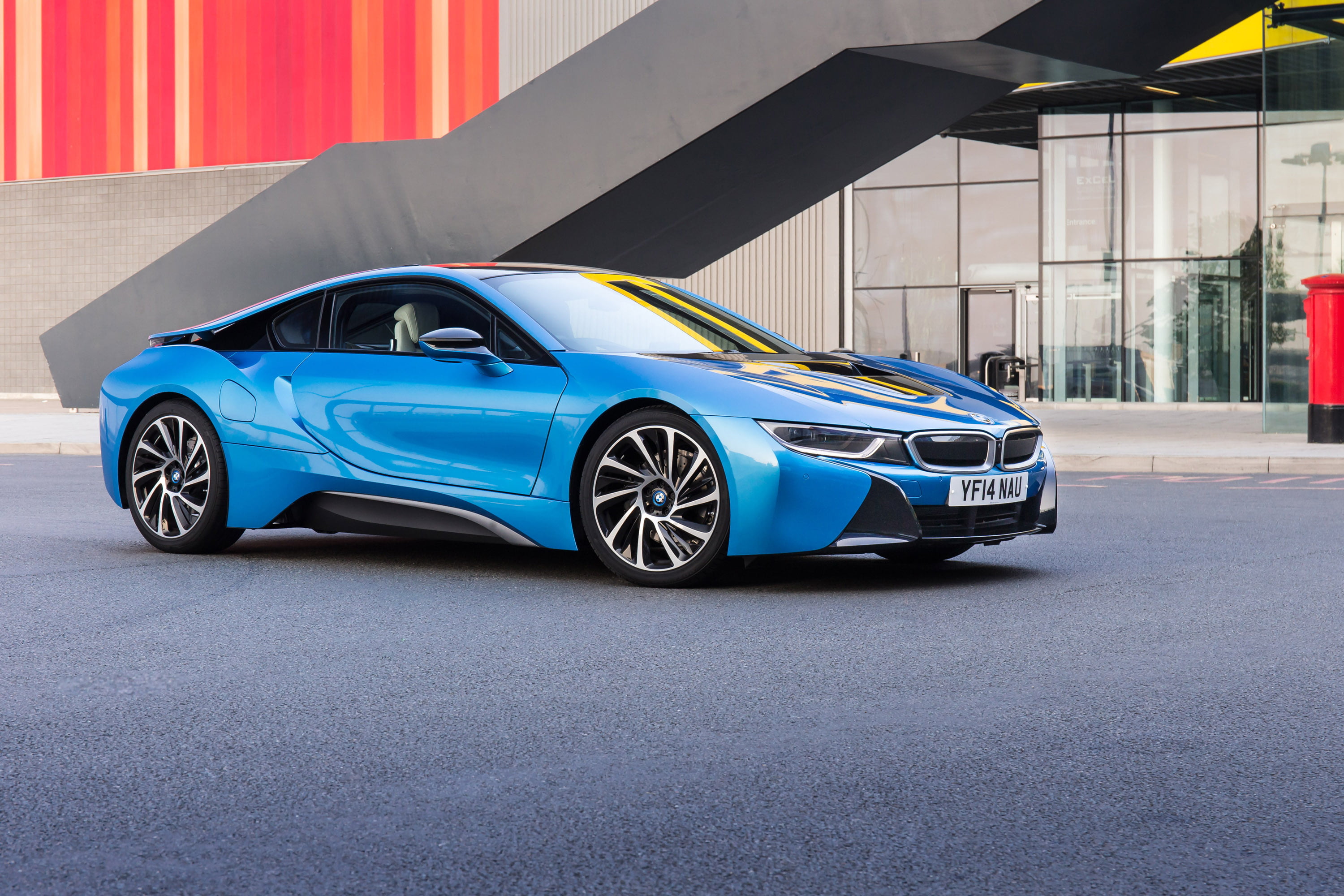 built structure, speed, 2K, red, street, car, wealth, stationary, i8, sports Car, day, power, city, blue, supercar, bmw, outdoors, coupe, land Vehicle, HD Wallpaper