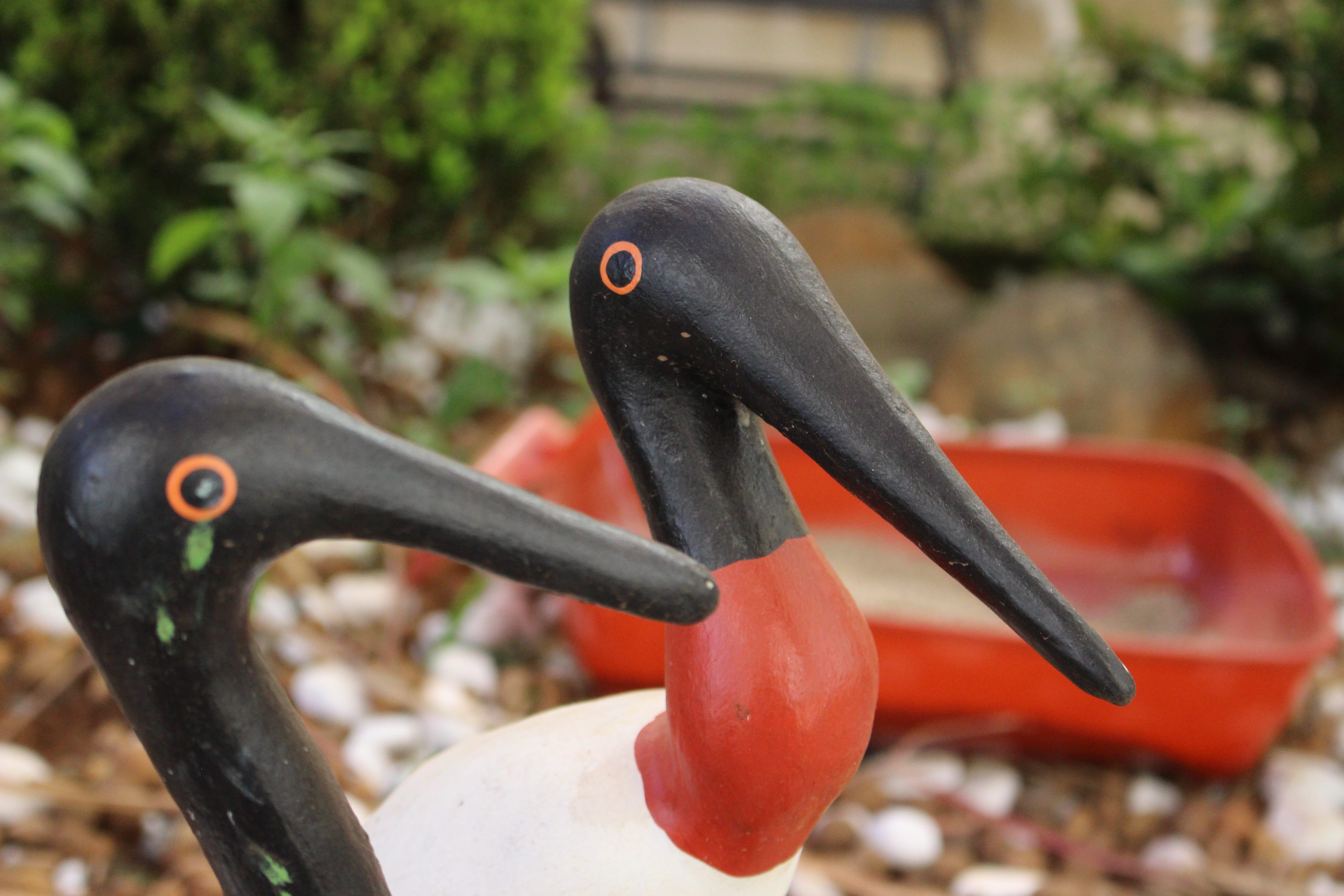 animal themes, focus on foreground, 5K, bird, Garden, old, close-up, art and craft, black color, nature, no people, outdoors, red, day, animal representation, HD Wallpaper