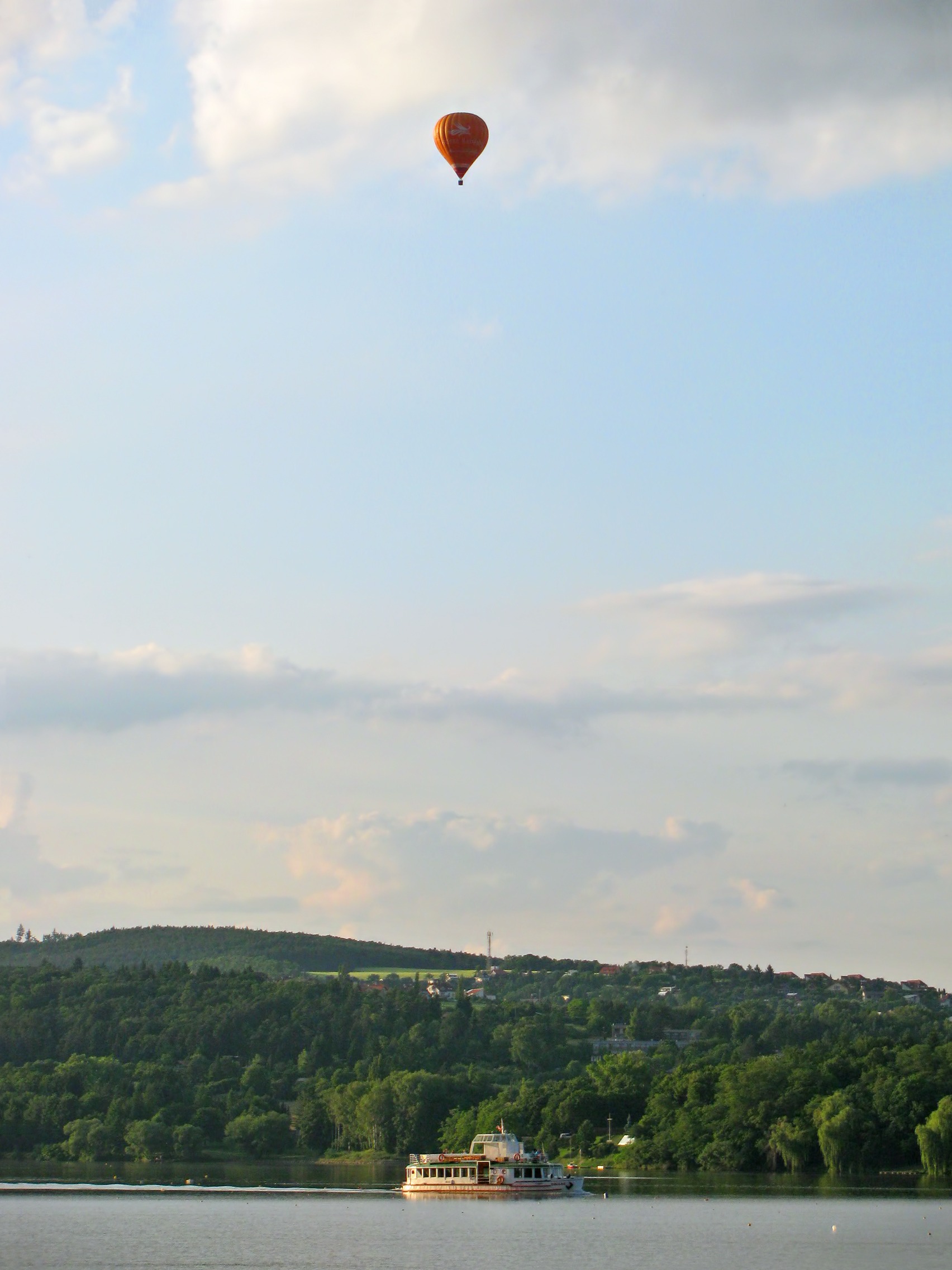 ship, waterfront, 1080P, lake, beauty in nature, mode of transportation, nature, brno, tree, travel, hot air balloon ride, cloud - sky, air vehicle, flight, Phone HD Wallpaper