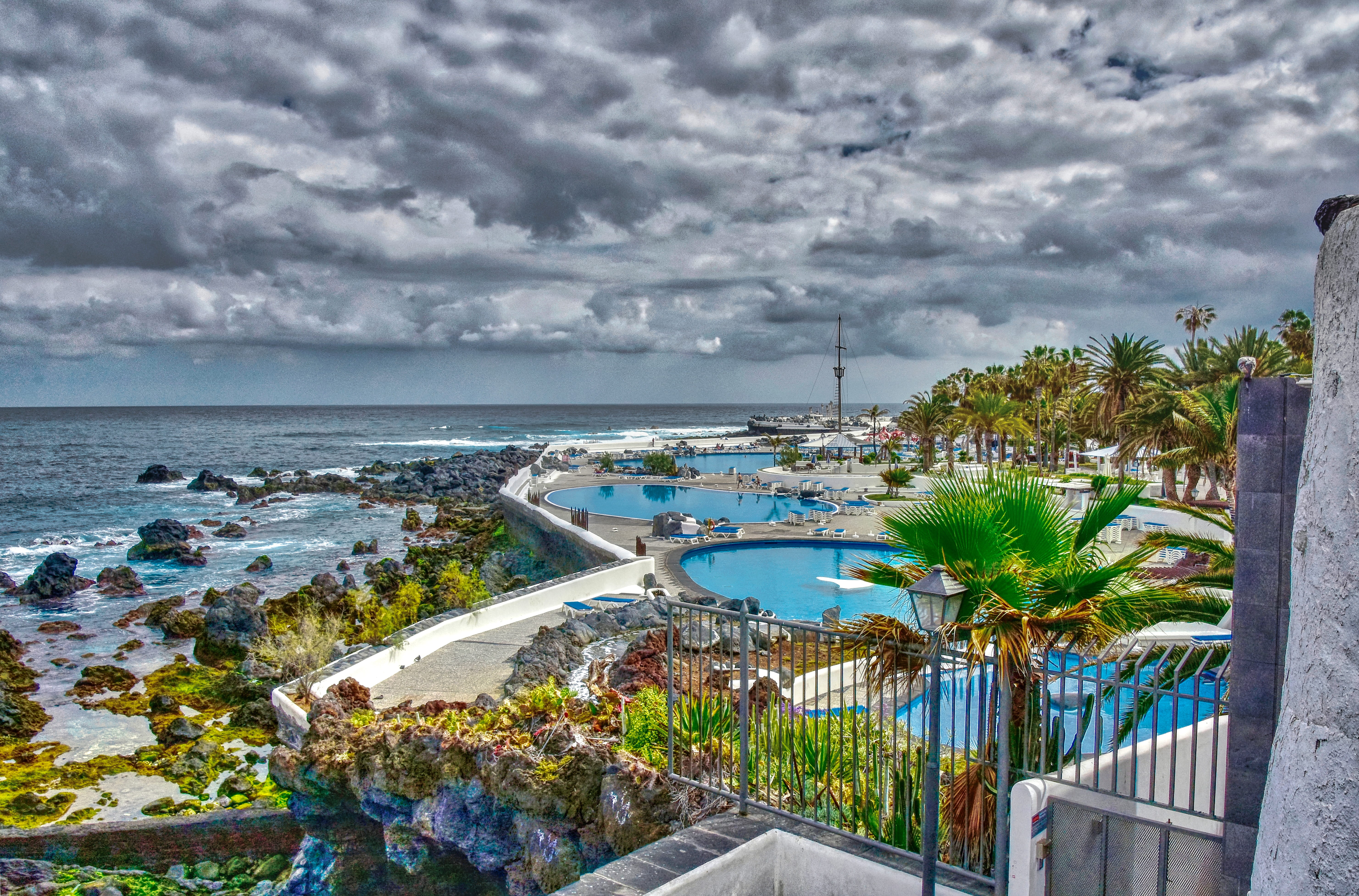 tenerife, outdoors, sky, swimming pool, horizon, land, day, horizon over water, palm tree, plant, beach, 5K, martianez, architecture, no people, tree, HD Wallpaper