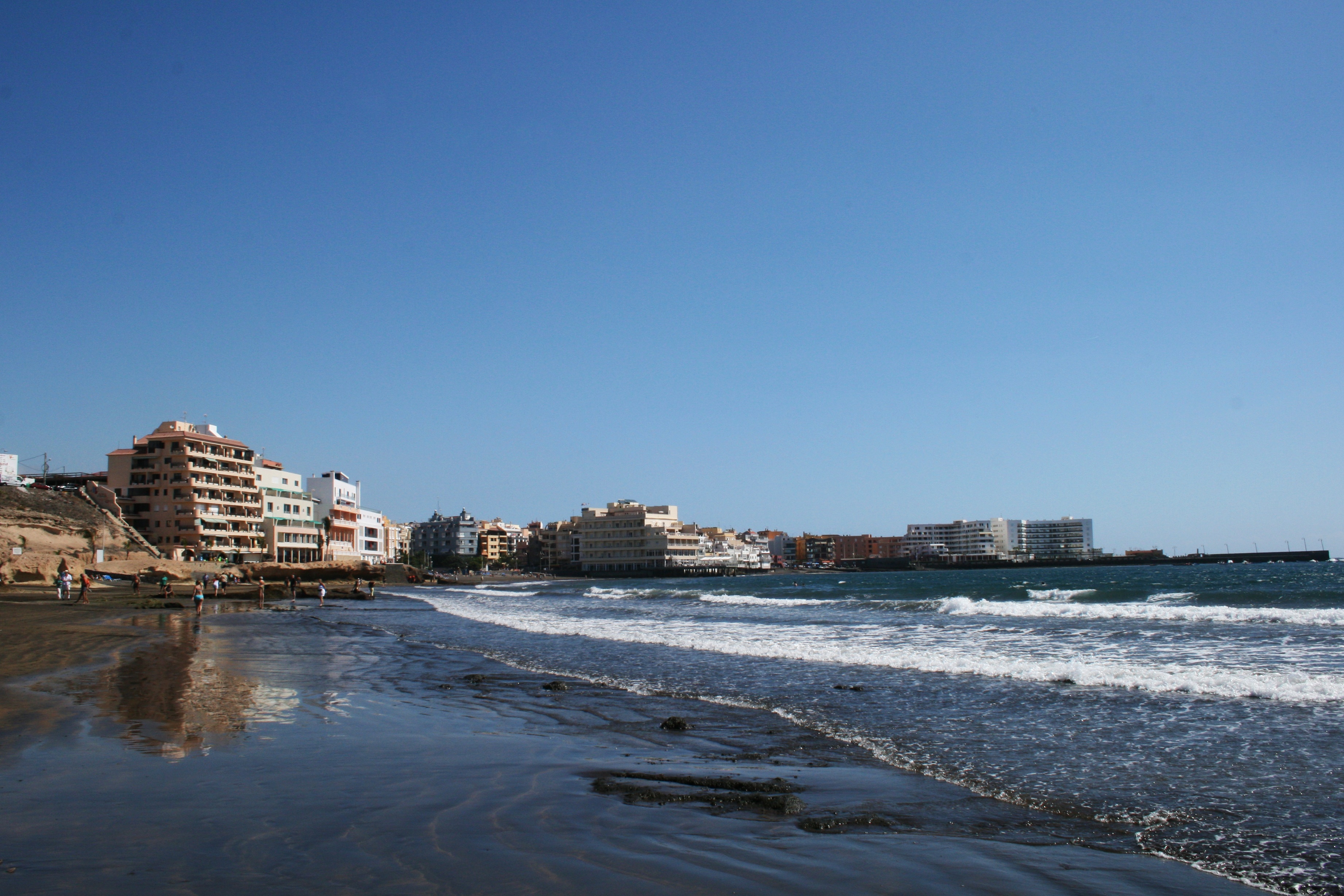 nature, built structure, apartment, land, blue, beach, sea, copy space, summer, motion, building exterior, day, el medano, residential district, tenerife, HD Wallpaper
