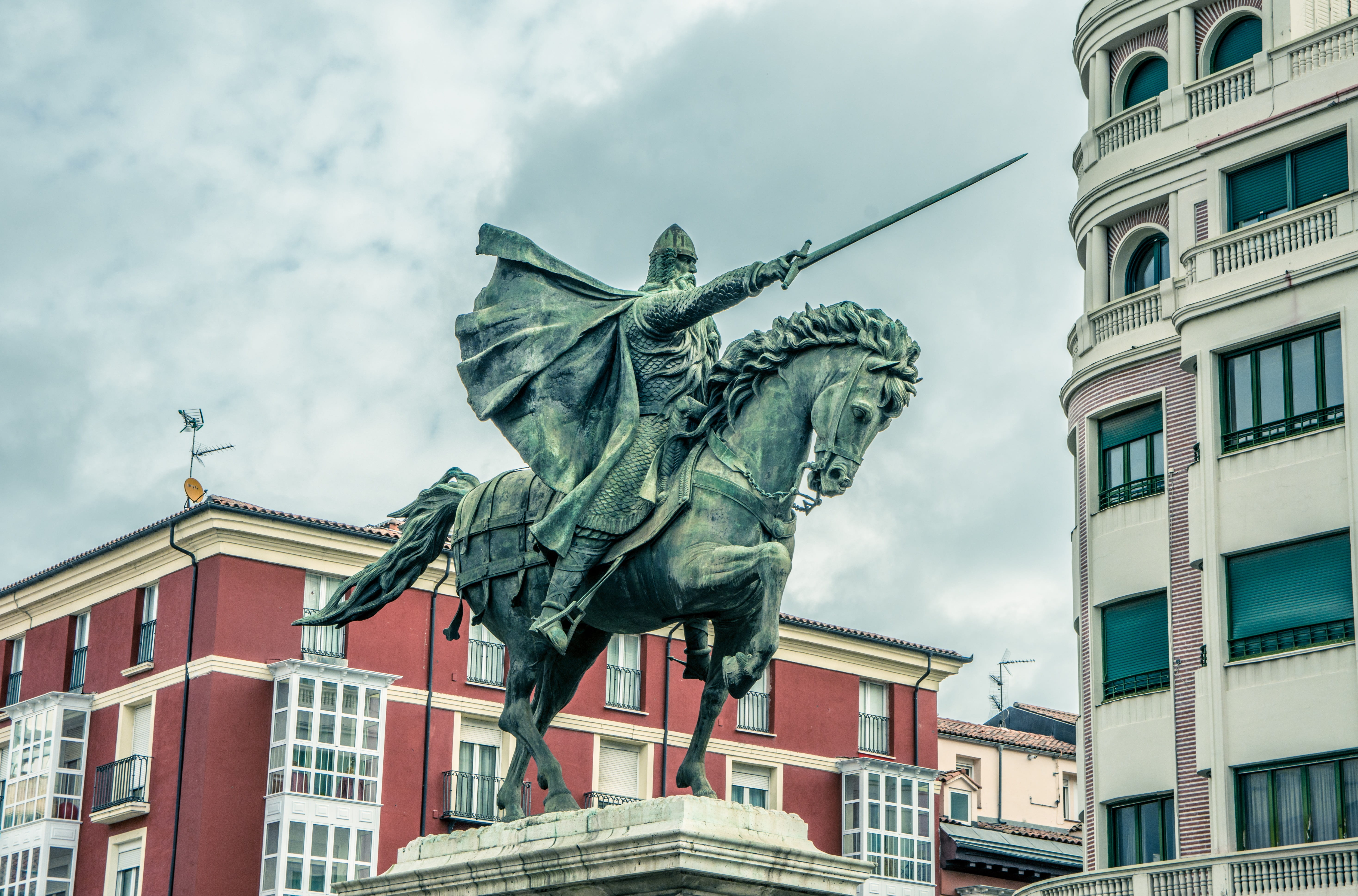 el mio cid, diaz, nature, mio, medieval, building, city, national, outdoors, no people, mounted, horse, 5K, blue, human representation, representation, HD Wallpaper