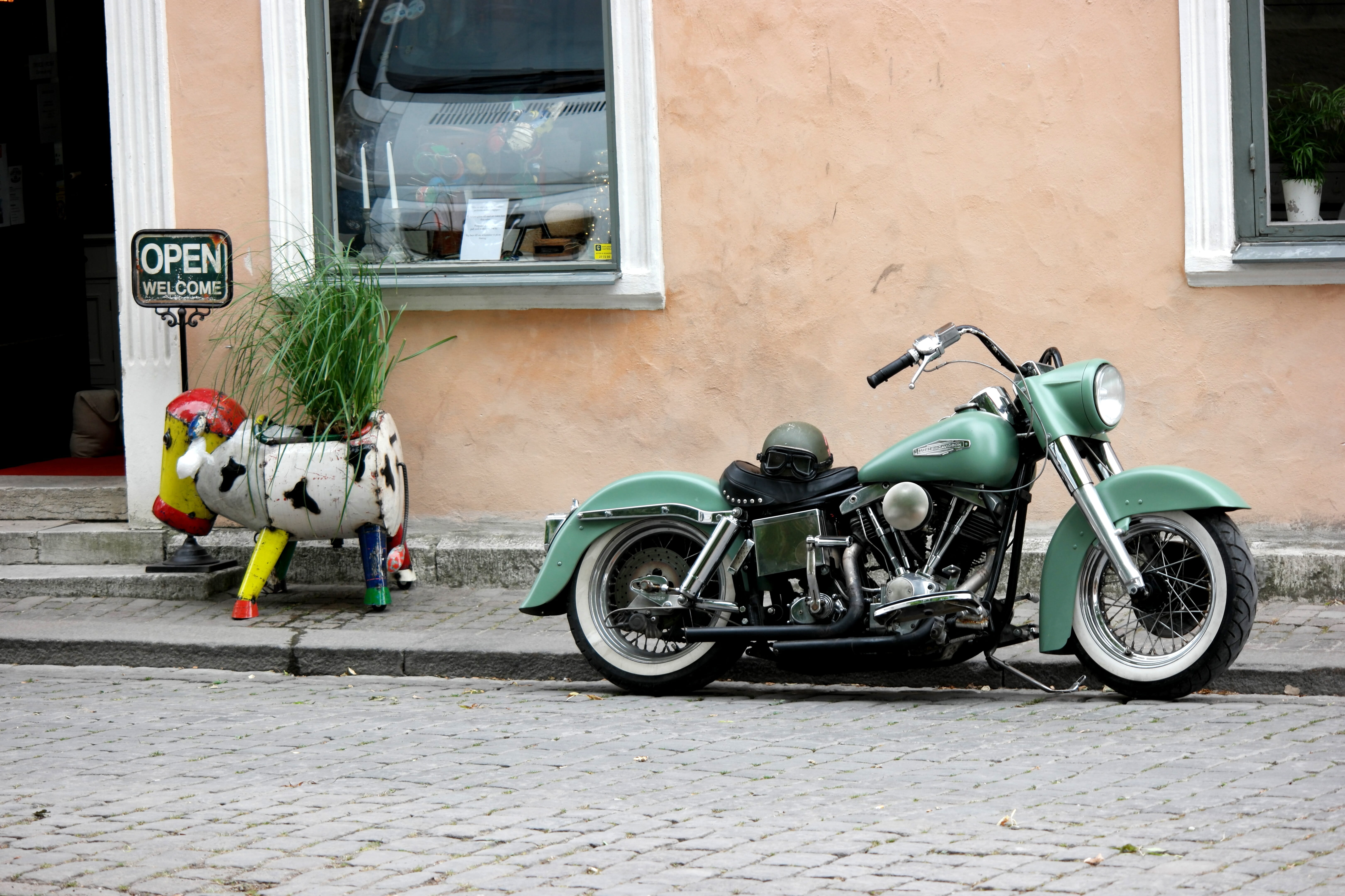 transportation, architecture, outdoors, ride, building, green, shop, engine, day, wheel, building exterior, open, footpath, bicycle, cow, travel, motor, HD Wallpaper