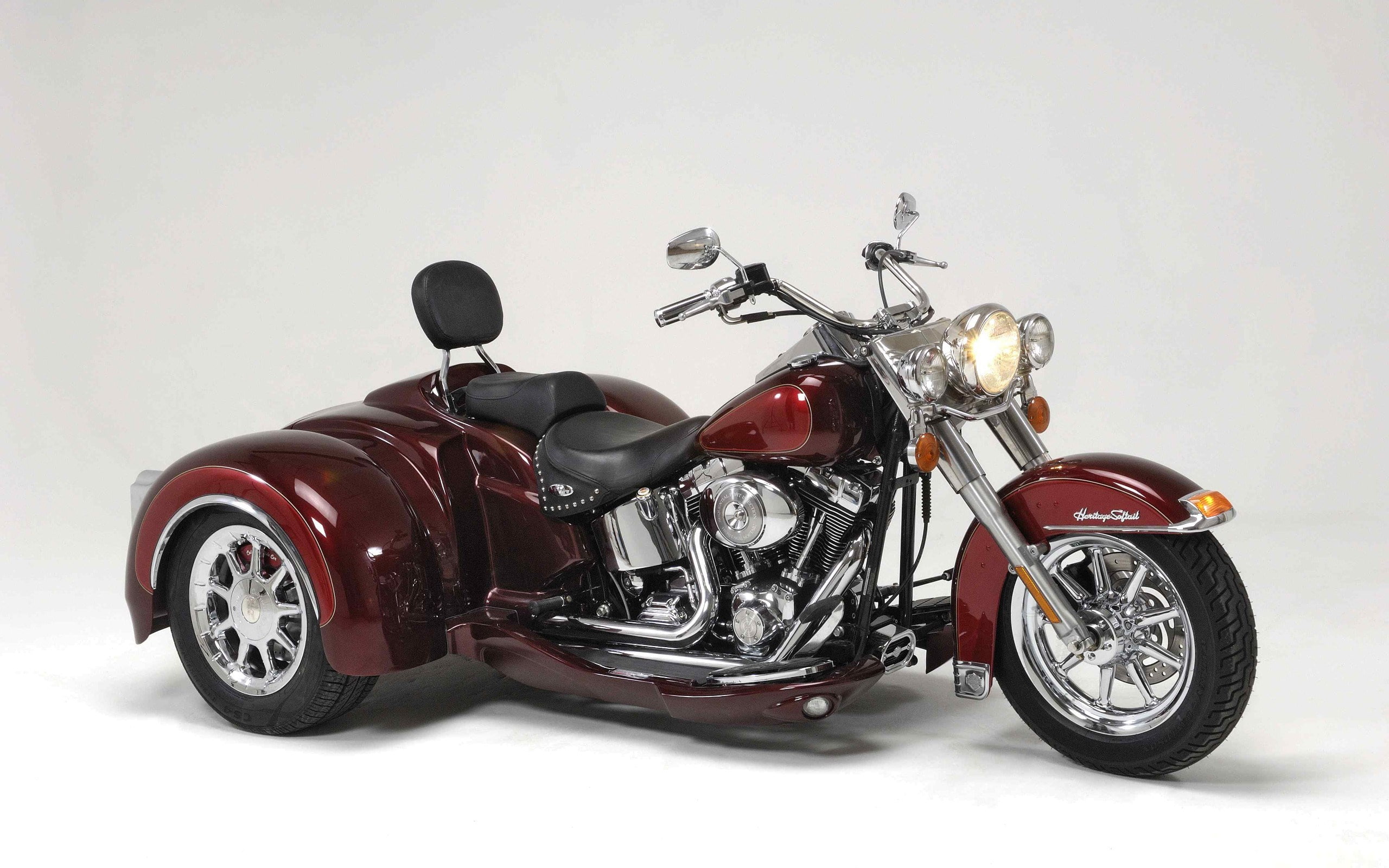 silver colored, harley davidson, crash helmet, sports race, land vehicle, speed, 2K, stationary, sports helmet, mode of transportation, motorsport, metal, HD Wallpaper