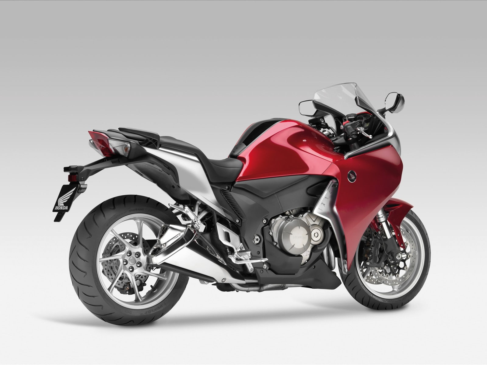 speed, 720P, retro styled, VFR1200F, wheel, motorsport, 2010, motorcycle racing, motorcycle, chrome, sports race, transportation, Honda, biker, headwear, HD Wallpaper