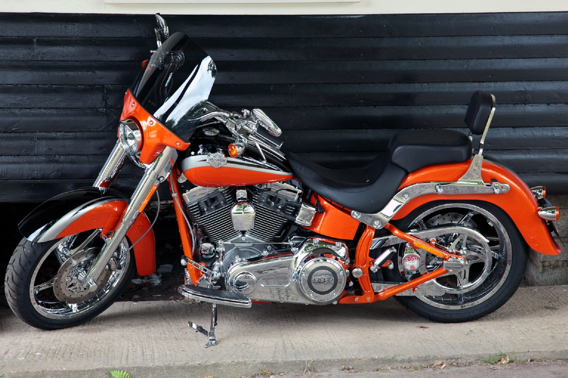 bike, wheel, sunlight, transportation, red, beside, auto repair shop, land vehicle, parking, shopping, orange color, shutter, Machine, outdoors, power, HD Wallpaper