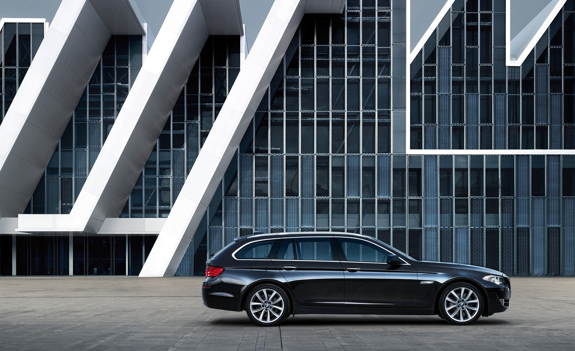 touring, office building exterior, modern, day, built structure, mode of transportation, building, city, bmw 5 series touring f11 side view, building exterior, HD Wallpaper