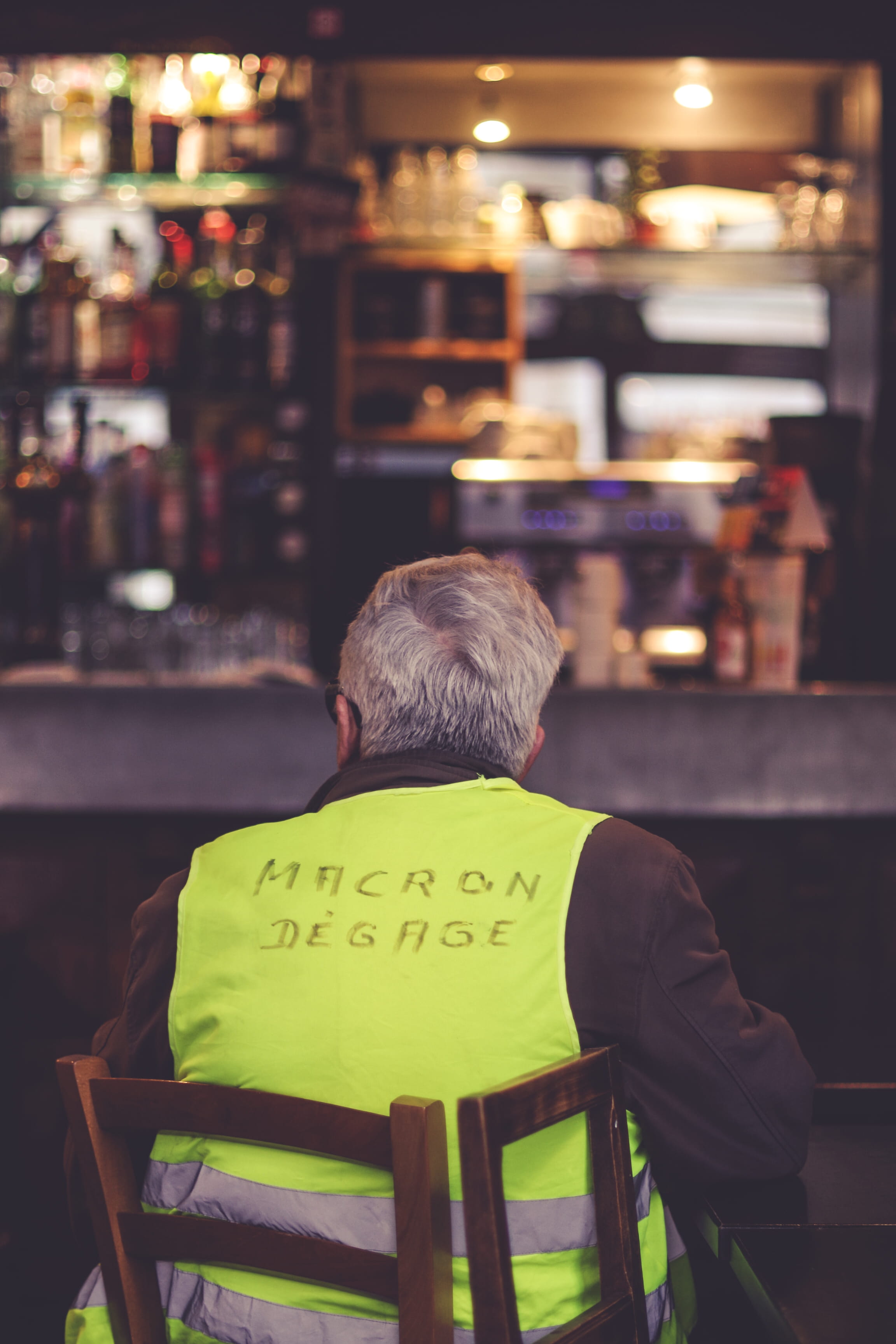 yellow vests, bar - drink establishment, illuminated, human, gelbwesten, man, adult, leisure activity, pub, portrait, acte 14, chair, france, rear view, Phone HD Wallpaper
