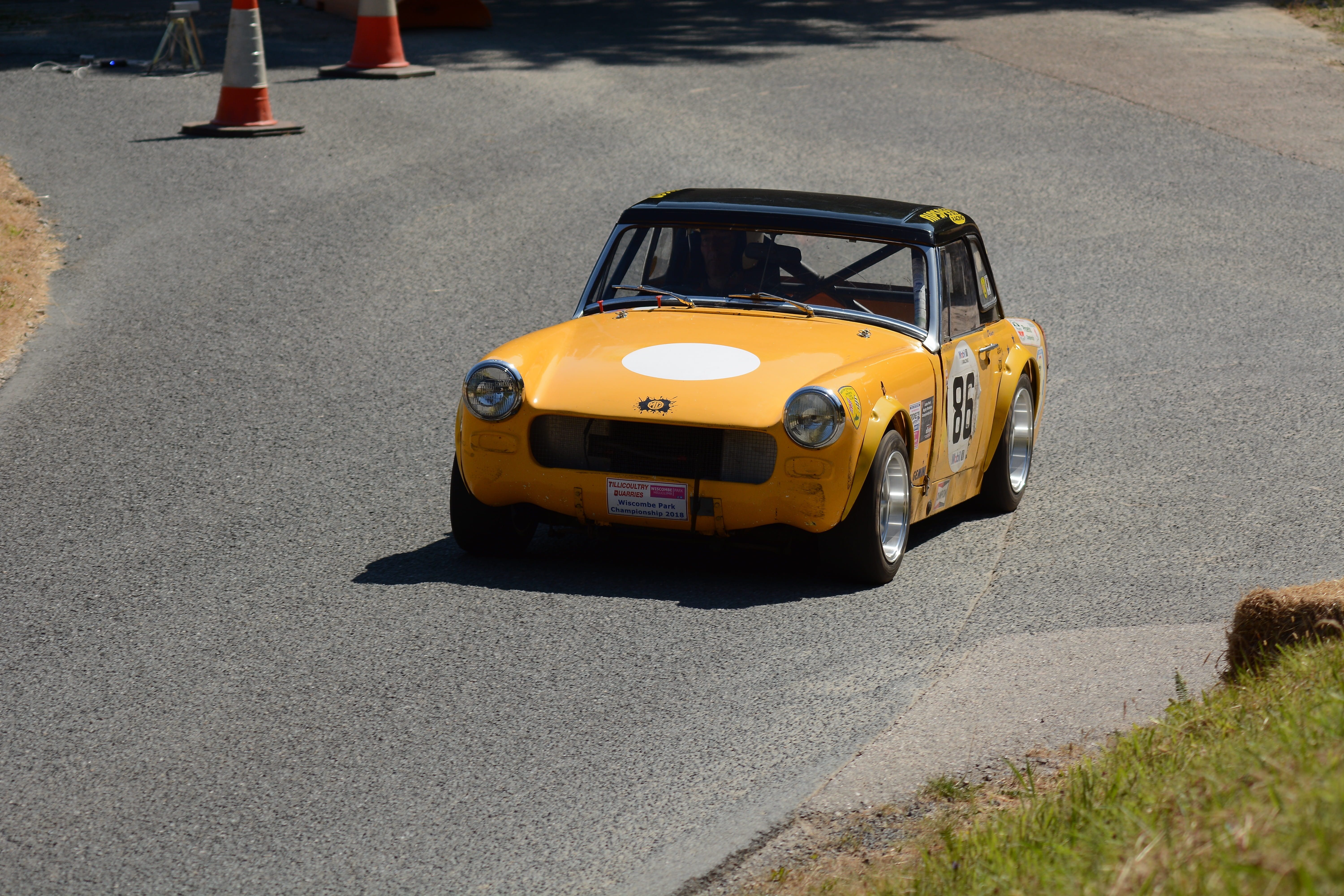 taxi, sunlight, high angle view, competition, street, corner, mode of transportation, transportation, hillclimb, sprite, outdoors, city, travel, car, race car, HD Wallpaper
