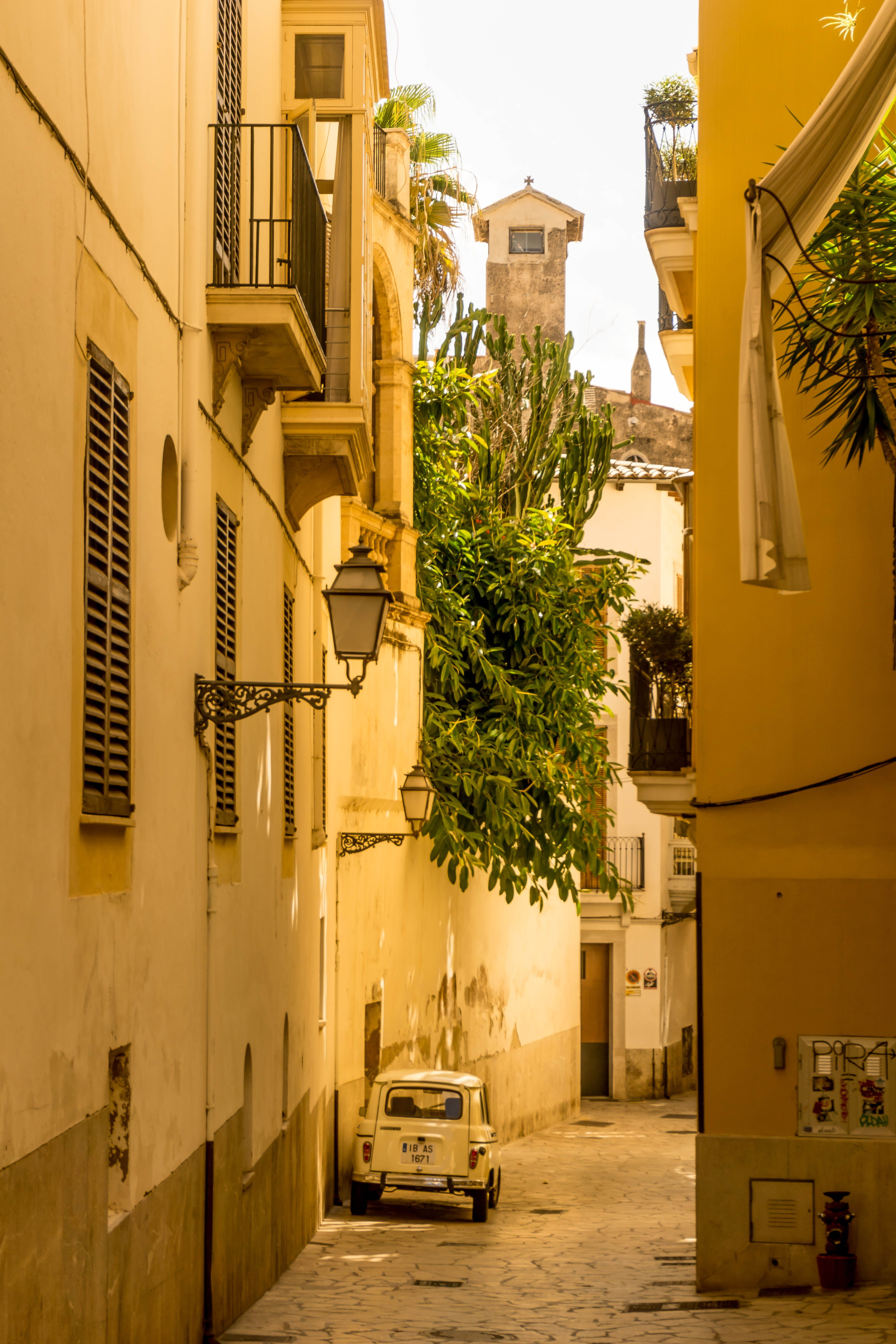 balcony, motor vehicle, nature, 5K, vehicle, holiday, street, outdoors, architecture, apartment, atmospheric, luxury, building exterior, land vehicle, Phone HD Wallpaper