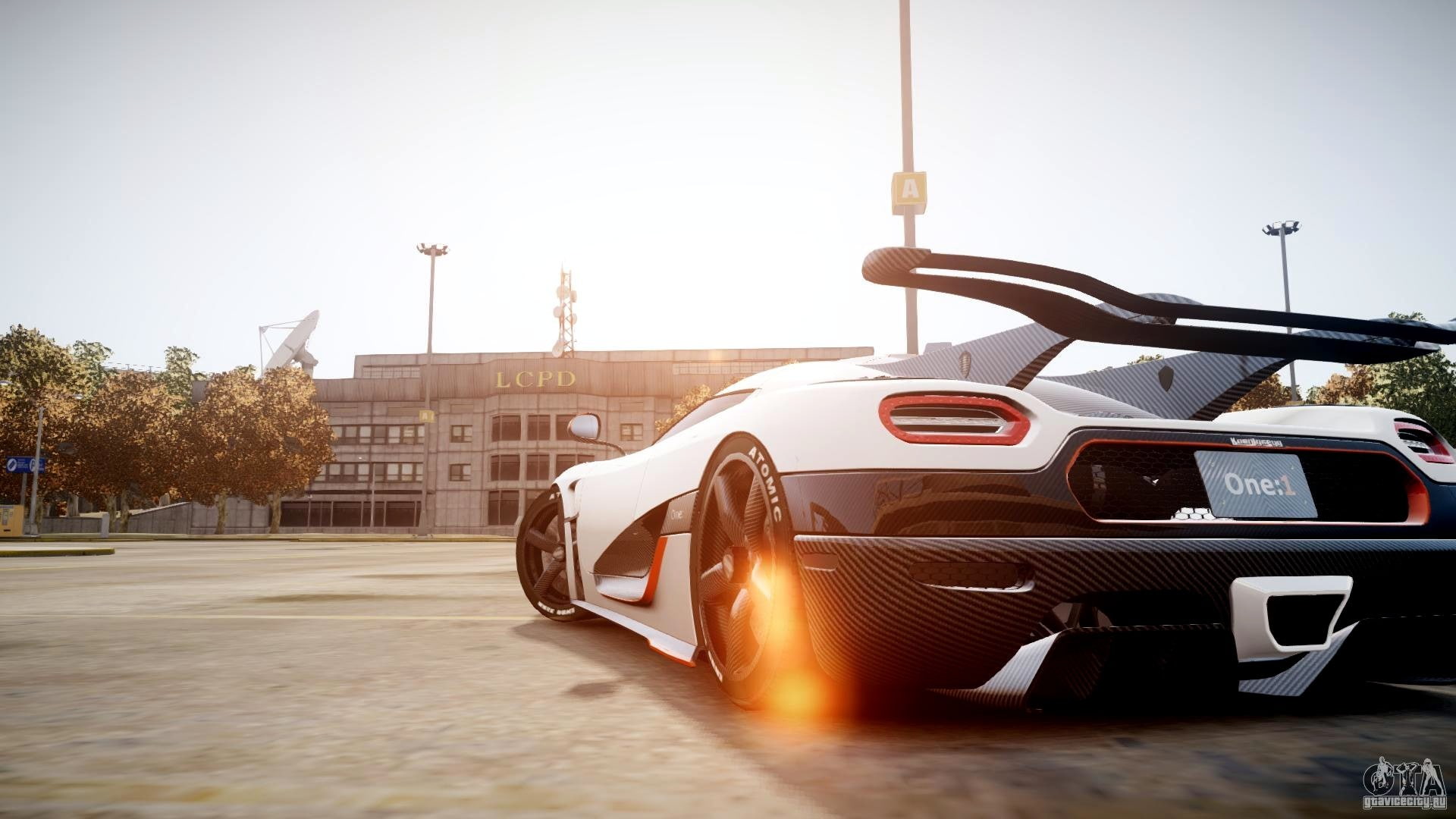 plant, Koenigsegg One:1, sunlight, city, architecture, built structure, stationary, clear sky, transportation, building exterior, 1080P, land vehicle, HD Wallpaper
