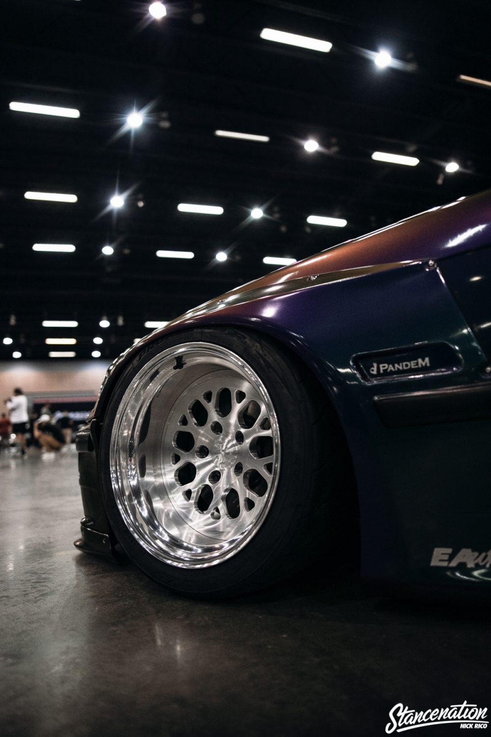 car, luminosity, sports car, StanceNation, lighting equipment, wealth, night, black color, people, transportation, indoors, parking garage, shiny, motor vehicle, Phone HD Wallpaper