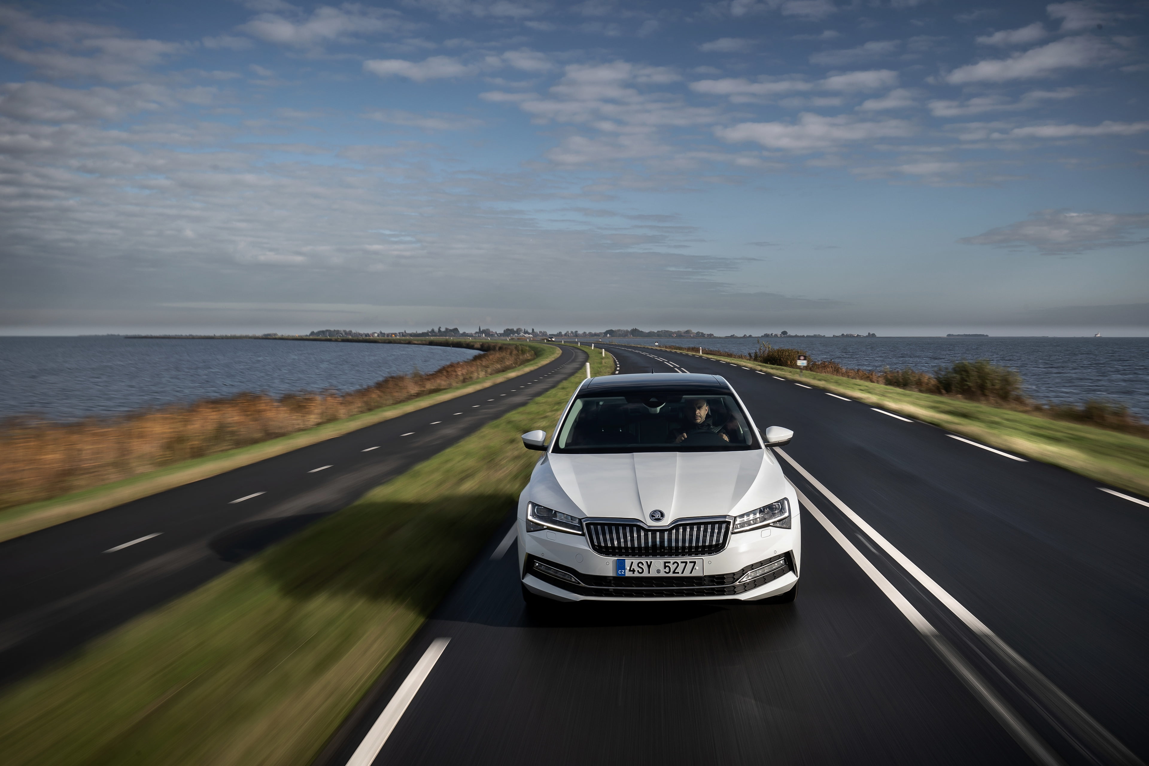 Compact Car, 4K, White Car, Škoda Superb, Car, Skoda, Vehicle, Škoda, HD Wallpaper