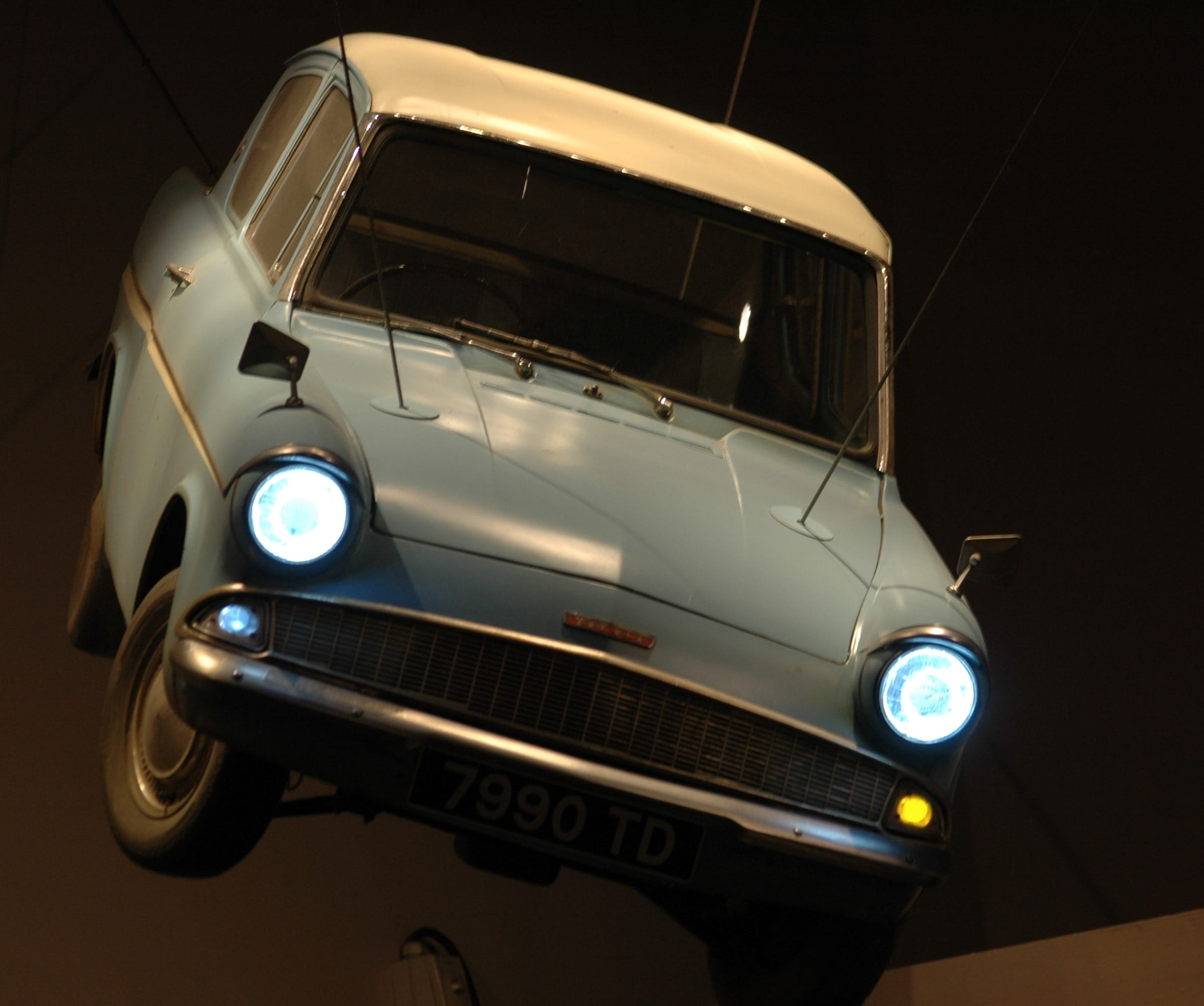 technology, lighting equipment, classic, headlights, night, old-fashioned, headlight, blue, low angle view, vehicle, old, Car, illuminated, motor vehicle, HD Wallpaper
