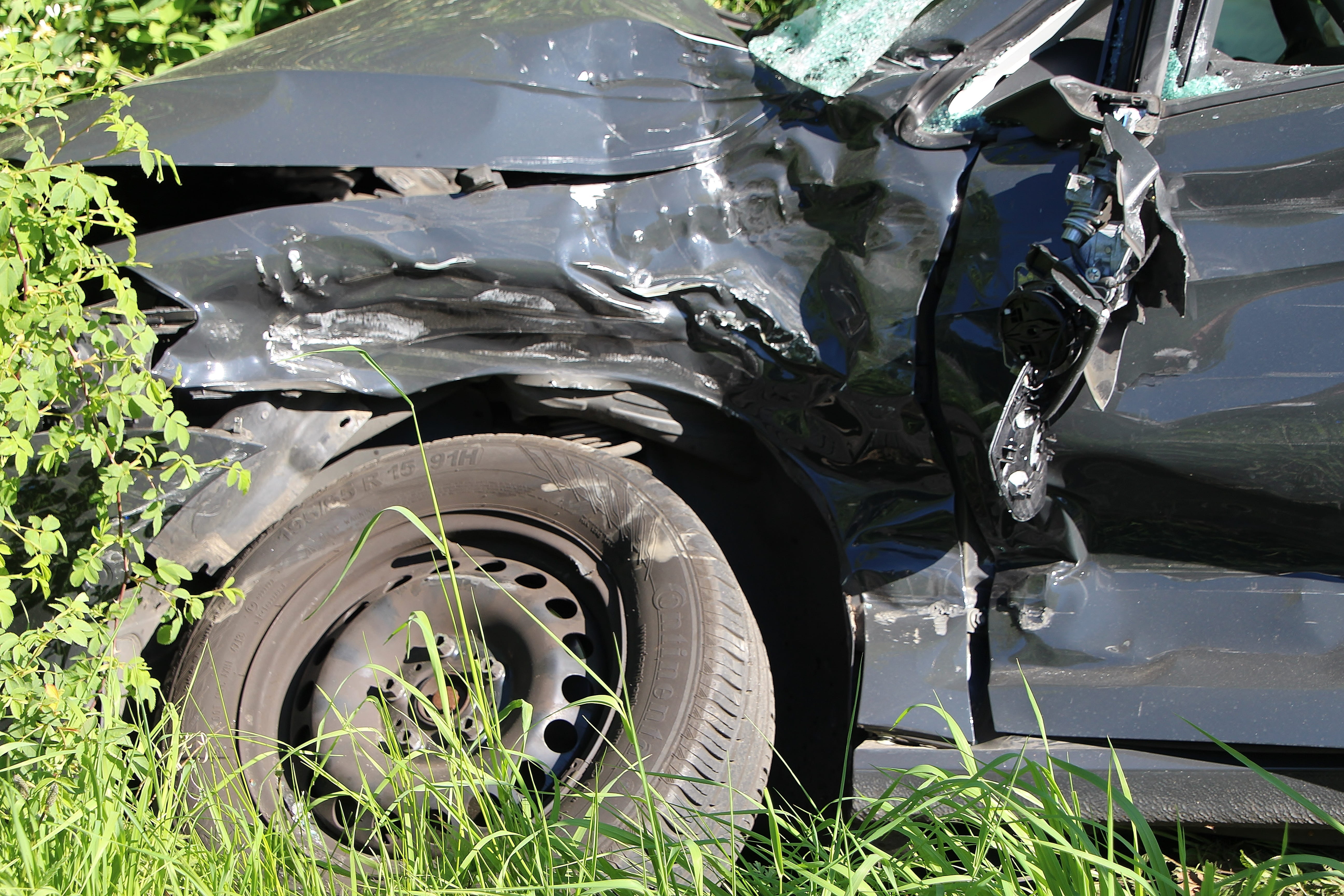 accident, day, car, ditch, misfortune, travel, plant, close-up, transportation, total damage, highway, silver colored, 5K, collision, injured, no people, HD Wallpaper
