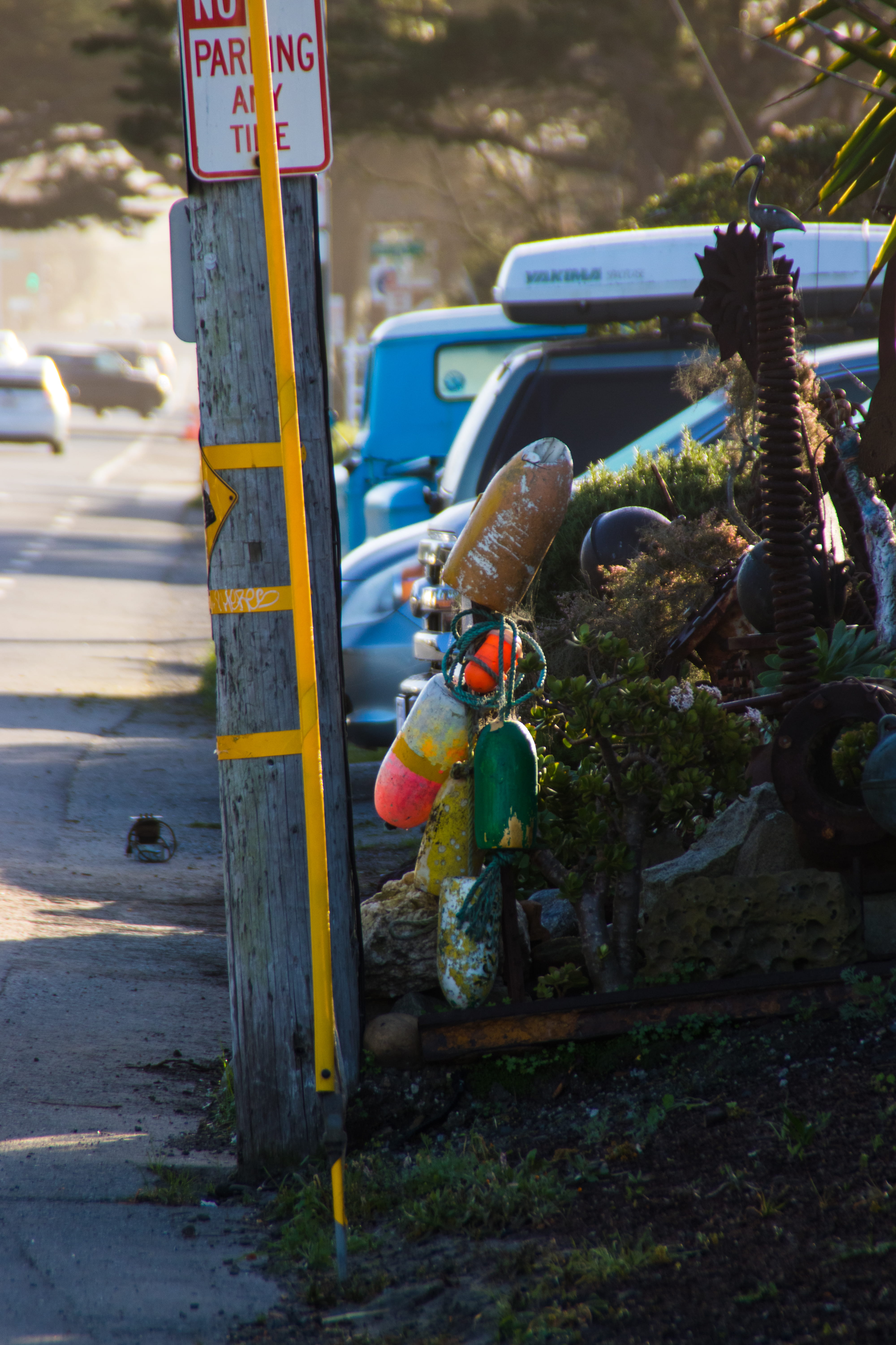 nature, buoys, damaged, venice boulevard, traffic accident, outdoors, day, close-up, yard, 5K, vertical, garbage, hippie, communication, sign, land vehicle, Phone HD Wallpaper