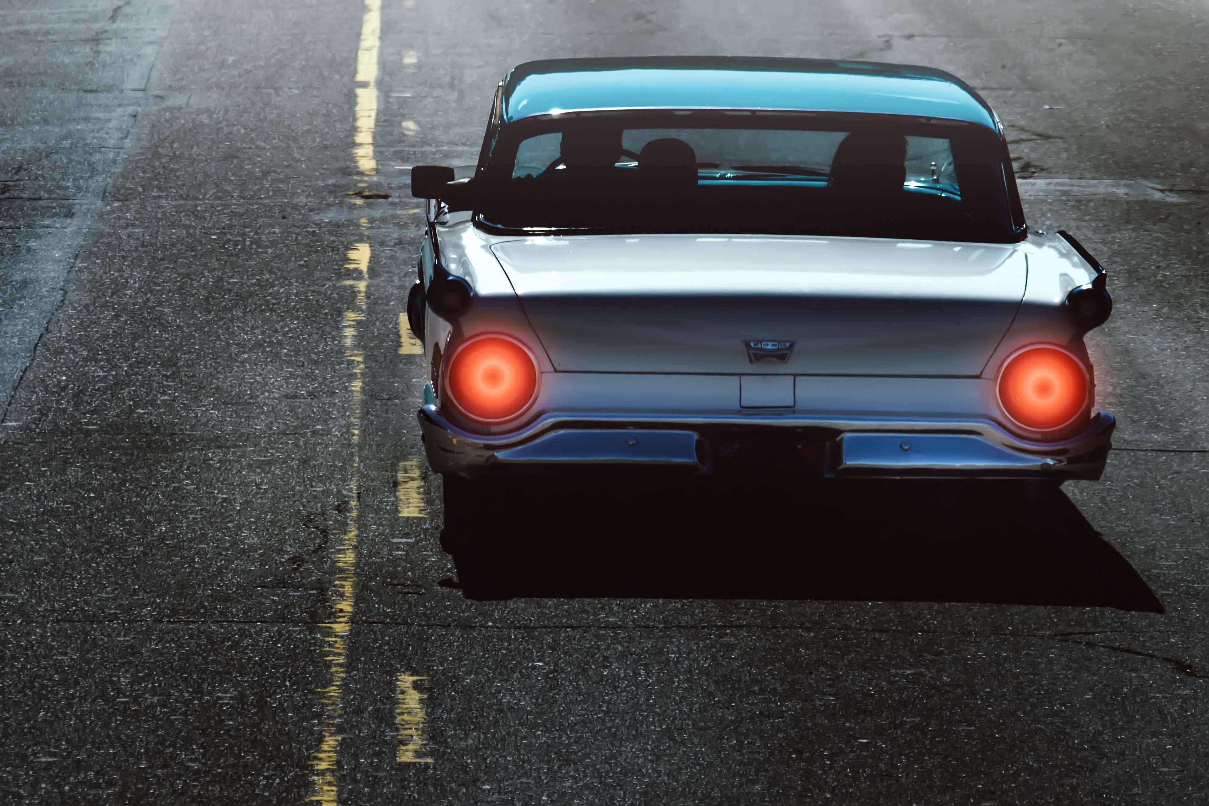 asphalt, old, classic, no people, luxury, land vehicle, symbol, blacktop, shiny, day, fast, mode of transportation, action, vintage car, driving, road, HD Wallpaper