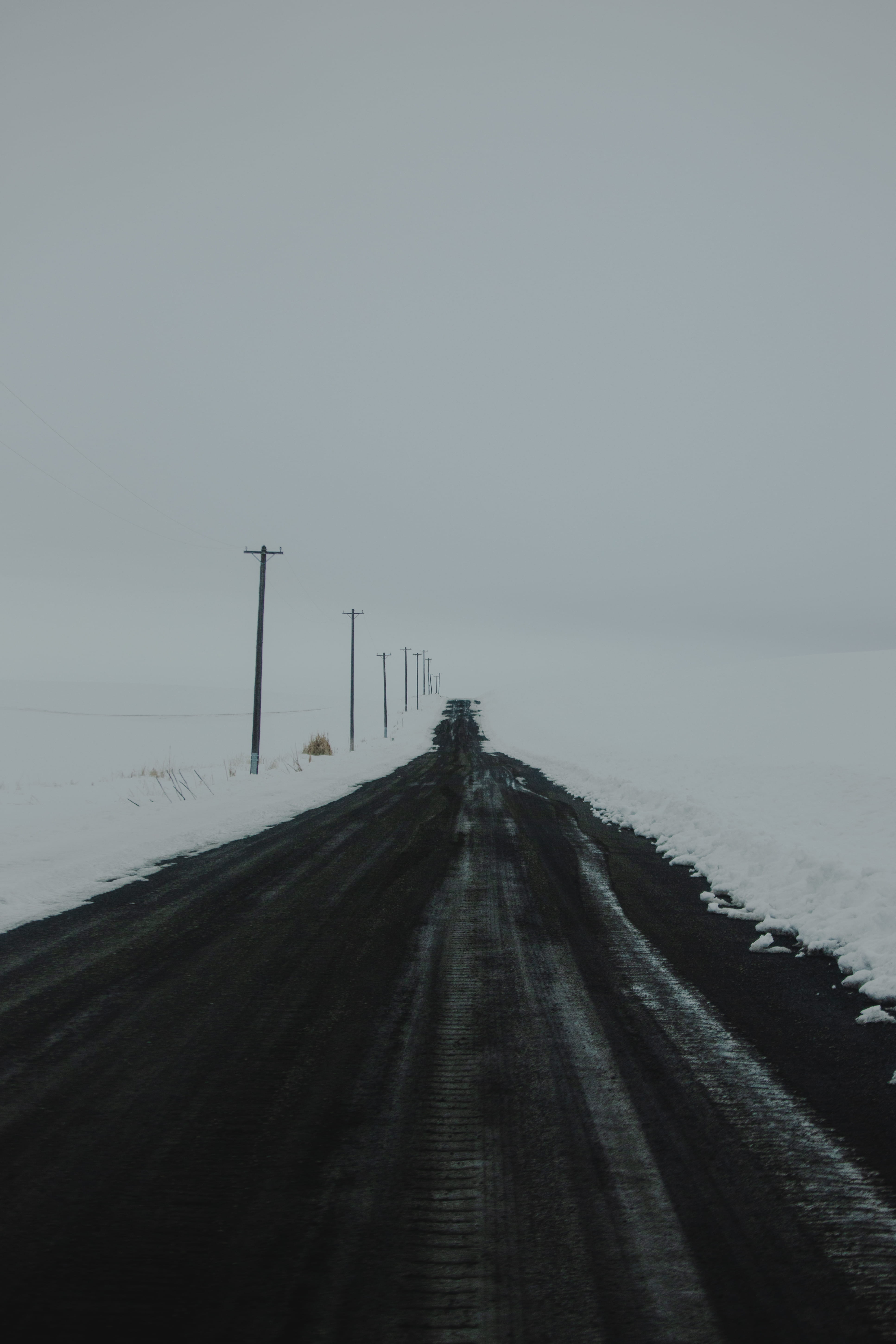 dirtroad, vanishing point, fog, street, cold temperature, winter, water, the way forward, outdoors, connection, countryside, way, diminishing perspective, Phone HD Wallpaper