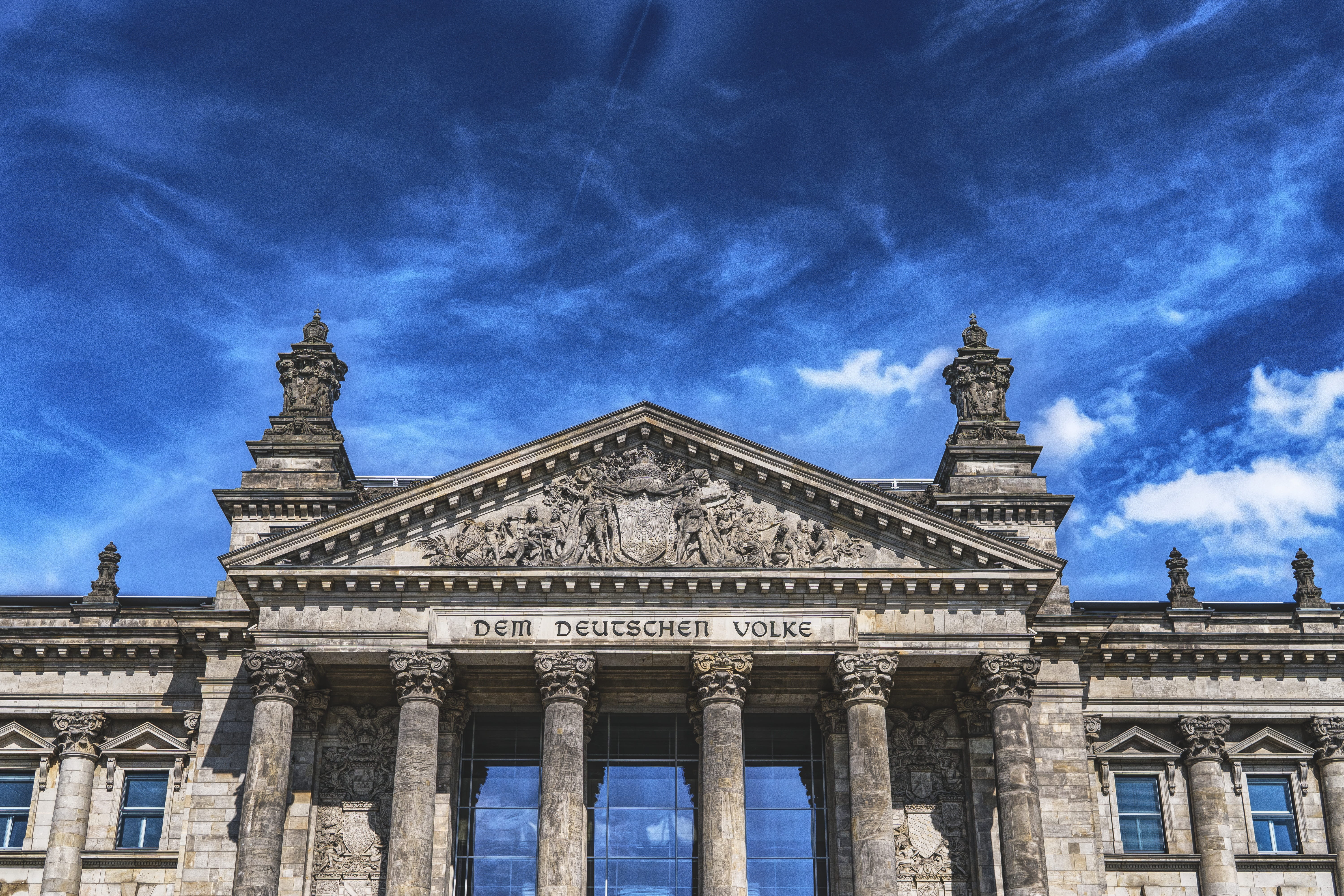 built structure, nature, low angle photography, low angle view, culture, no people, famous, landmark, clouds, dem, ornate, building, 5K, daylight, deutschen, HD Wallpaper