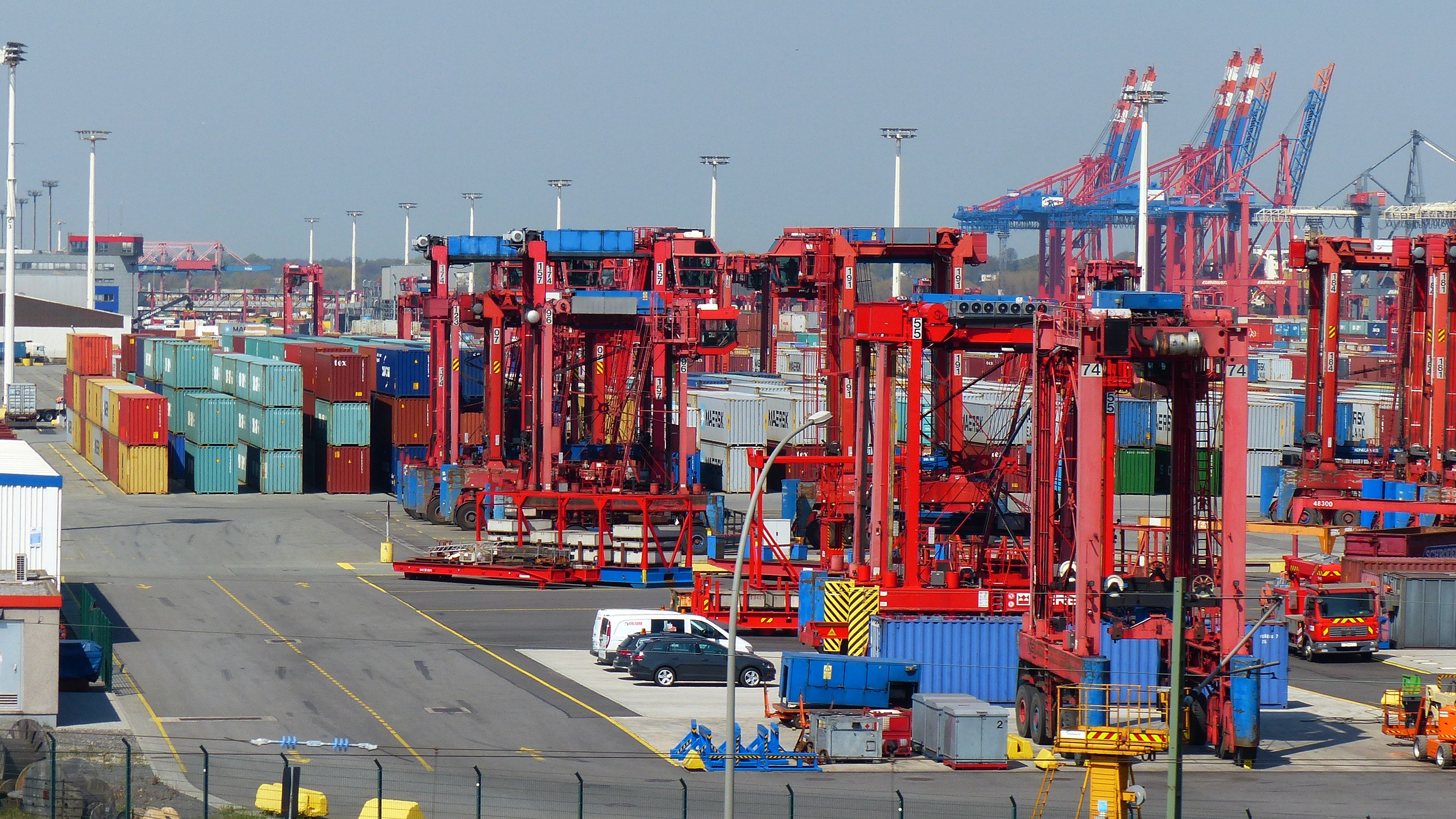 container lifter, red, port, water, transportation, freight transportation, industry, loading, raise, commercial dock, shipping, 4K, pier, nautical vessel, HD Wallpaper